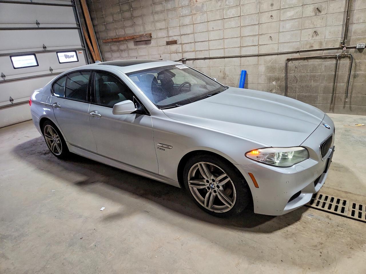 2011 Bmw 535 Xi Серебряный vin: WBAFU7C55BC871571