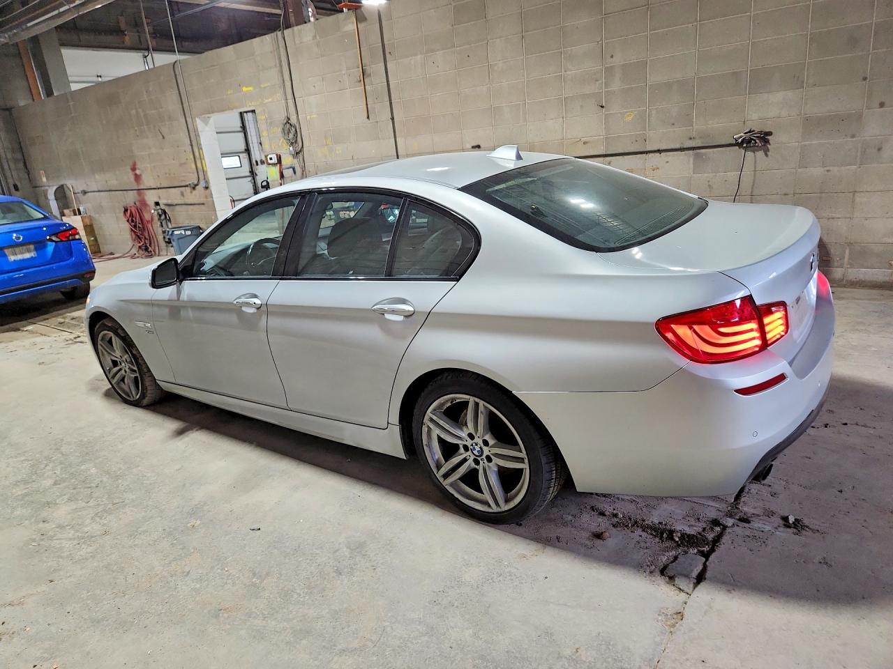 2011 Bmw 535 Xi Серебряный vin: WBAFU7C55BC871571