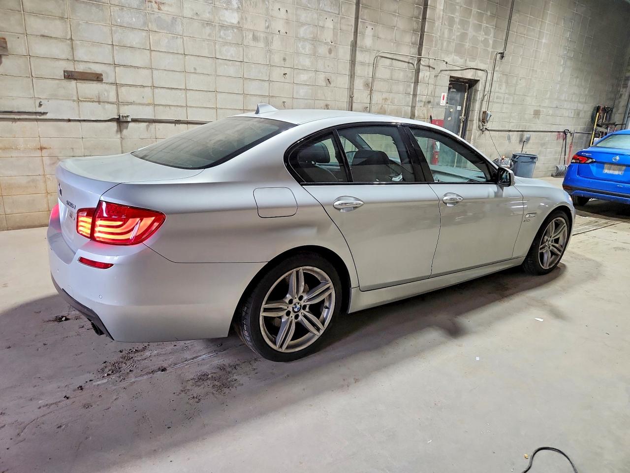 2011 Bmw 535 Xi Серебряный vin: WBAFU7C55BC871571