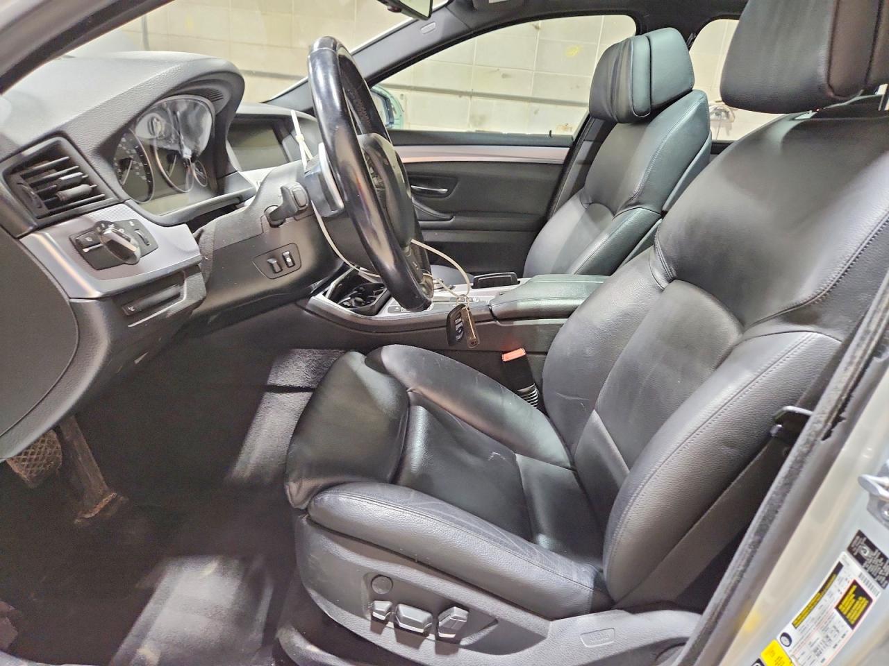 2011 Bmw 535 Xi Серебряный vin: WBAFU7C55BC871571