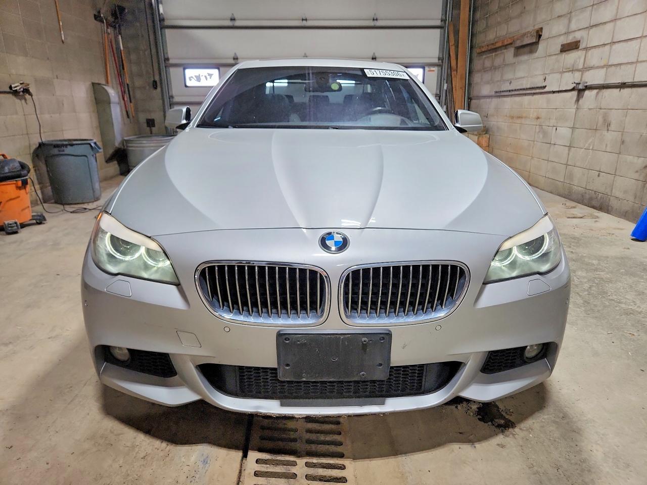2011 Bmw 535 Xi Серебряный vin: WBAFU7C55BC871571