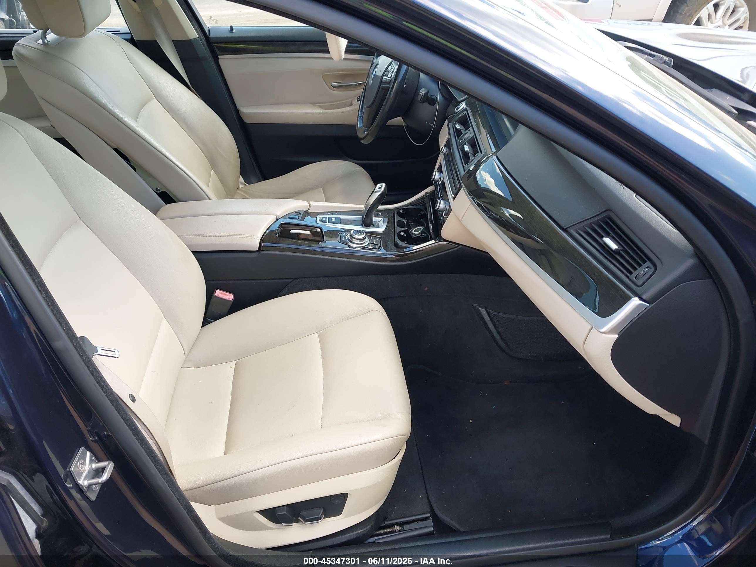 2011 Bmw 535i Xdrive Синий vin: WBAFU7C55BDU56440
