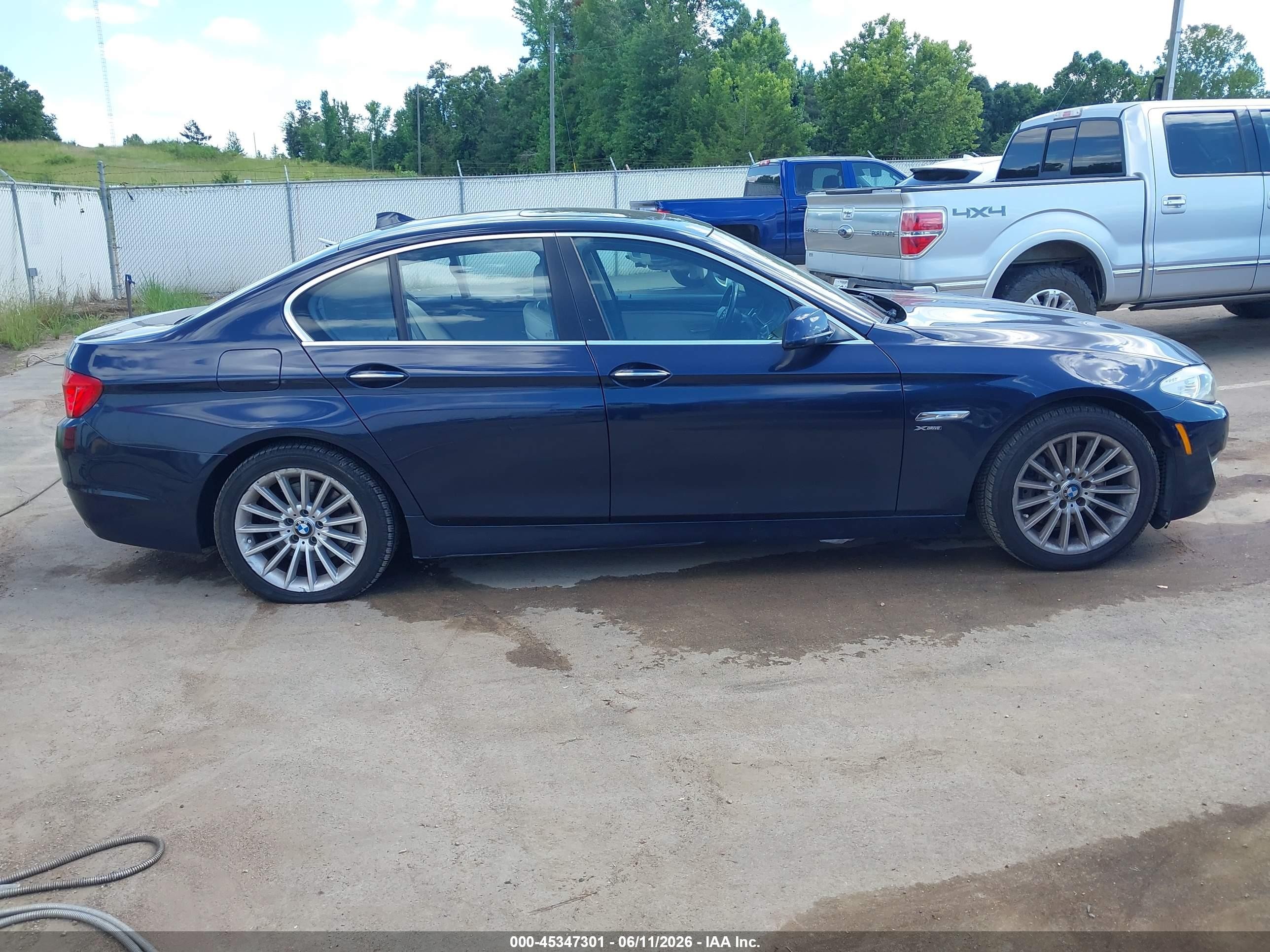 2011 Bmw 535i Xdrive Синий vin: WBAFU7C55BDU56440