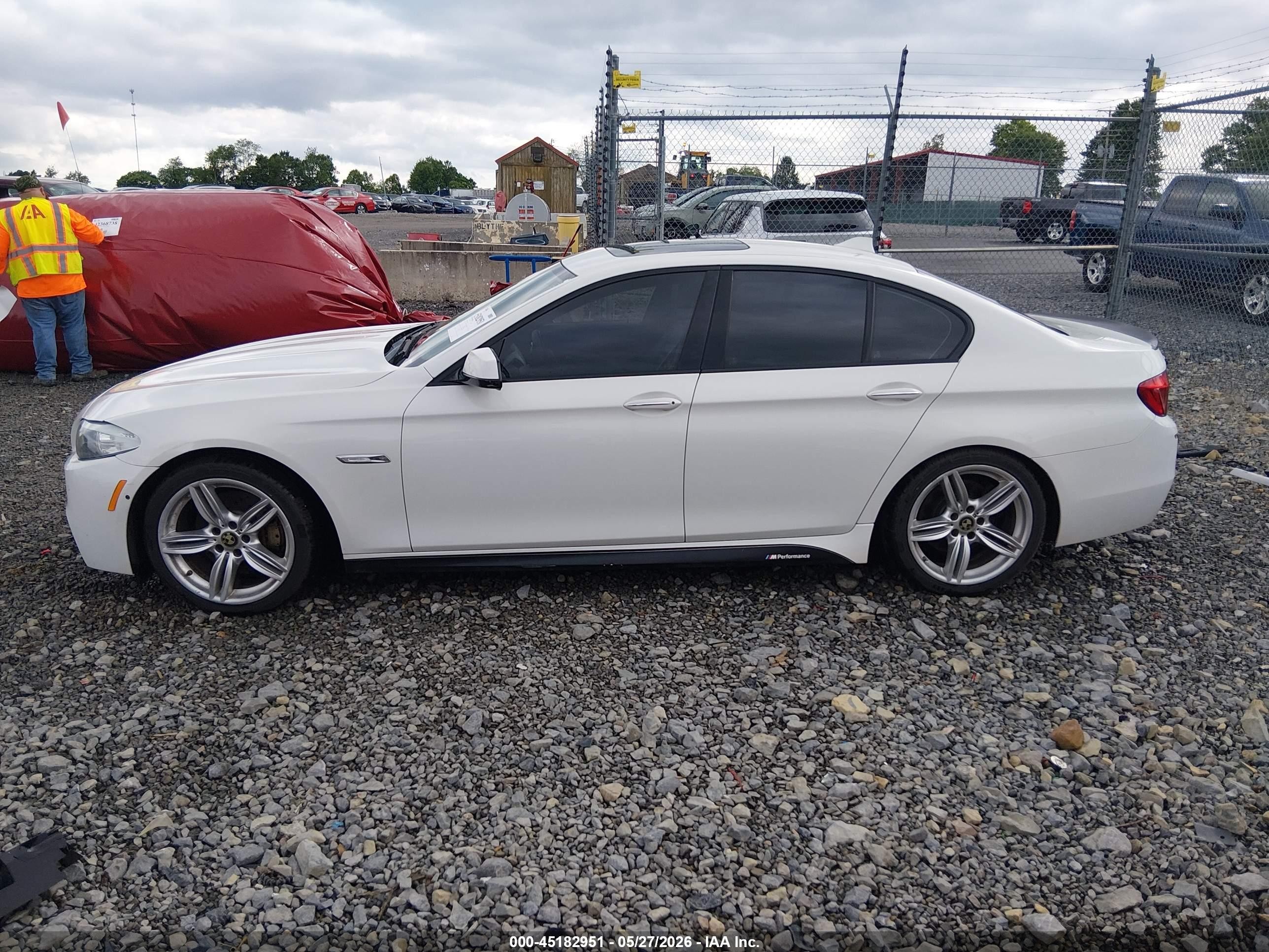 2013 Bmw 535i Xdrive White vin: WBAFU7C55DDU66937