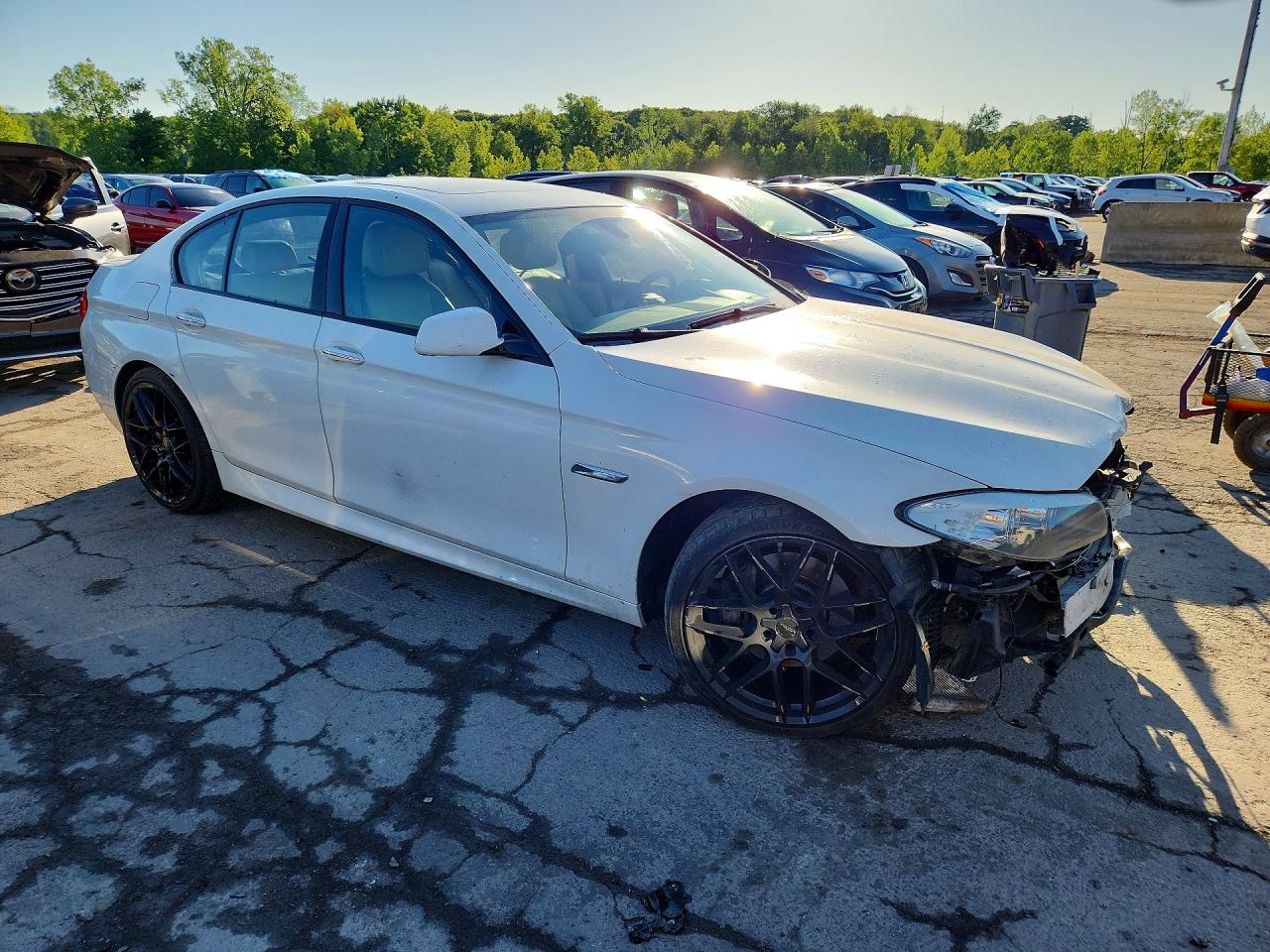 2013 Bmw 535 Xi Белый vin: WBAFU7C55DDU71183