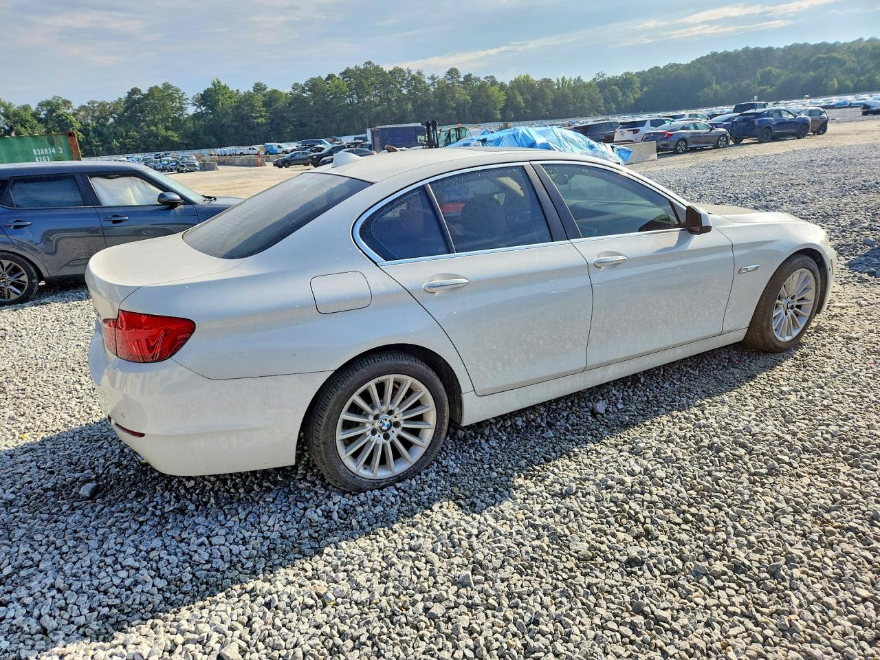 2013 Bmw 535 Xi White vin: WBAFU7C55DDU74813