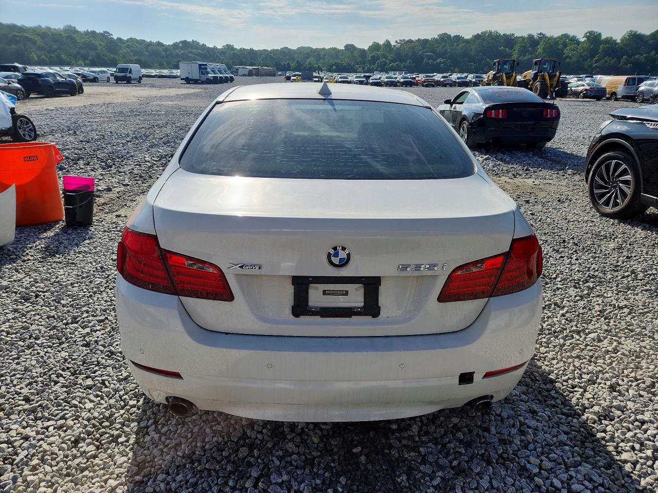 2013 Bmw 535 Xi White vin: WBAFU7C55DDU74813