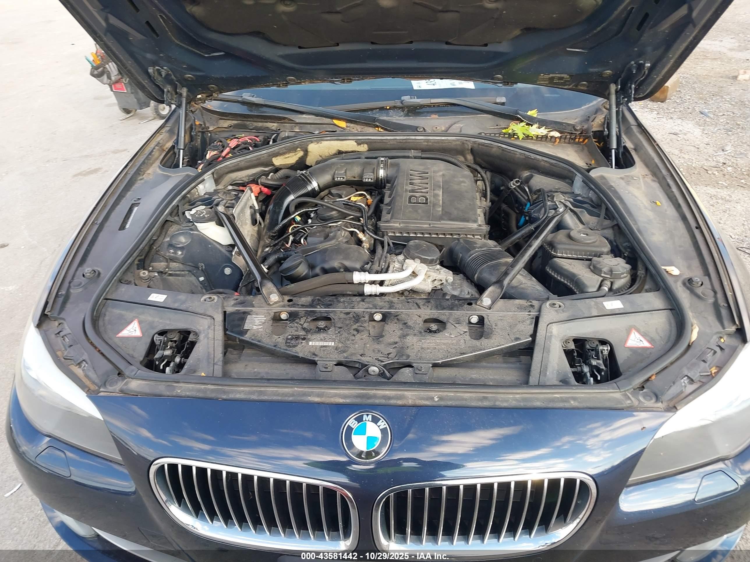 2011 Bmw 535i Xdrive Черный vin: WBAFU7C56BDU55412