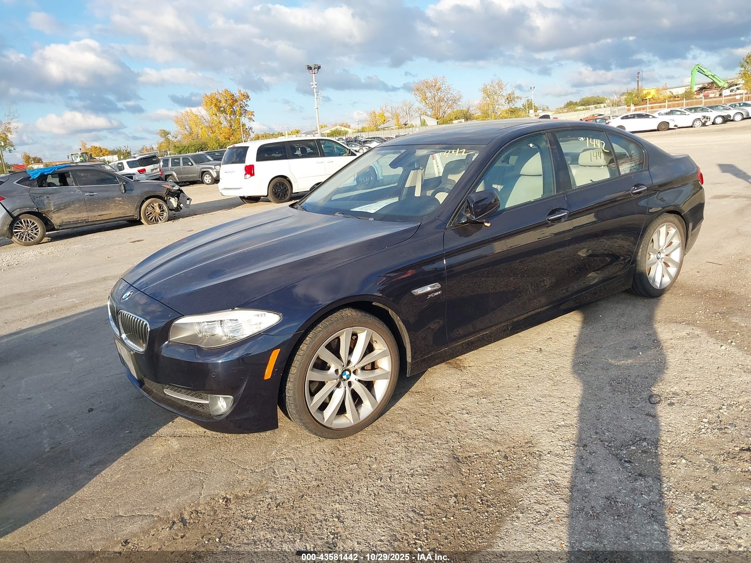 2011 Bmw 535i Xdrive Черный vin: WBAFU7C56BDU55412