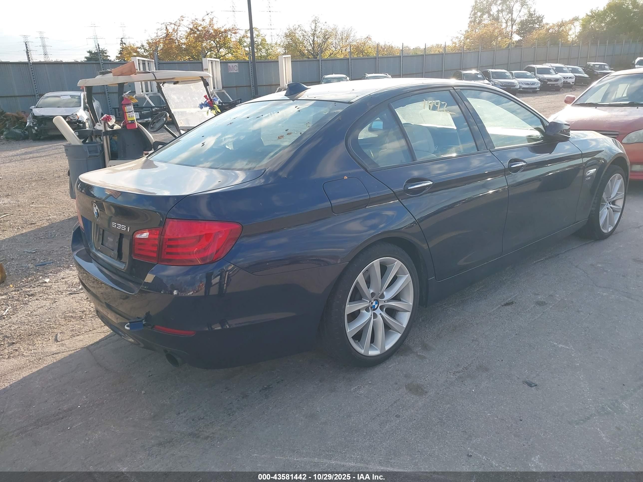 2011 Bmw 535i Xdrive Черный vin: WBAFU7C56BDU55412