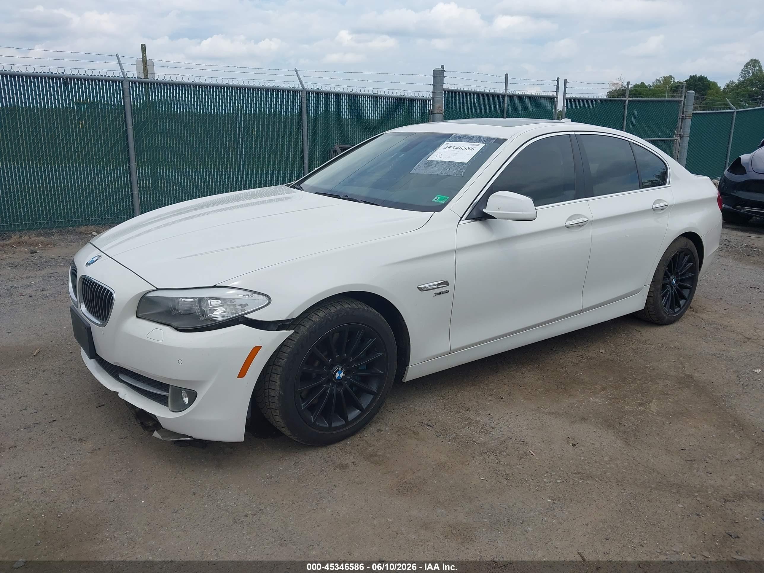 2012 Bmw 535i Xdrive Белый vin: WBAFU7C56CDU58277