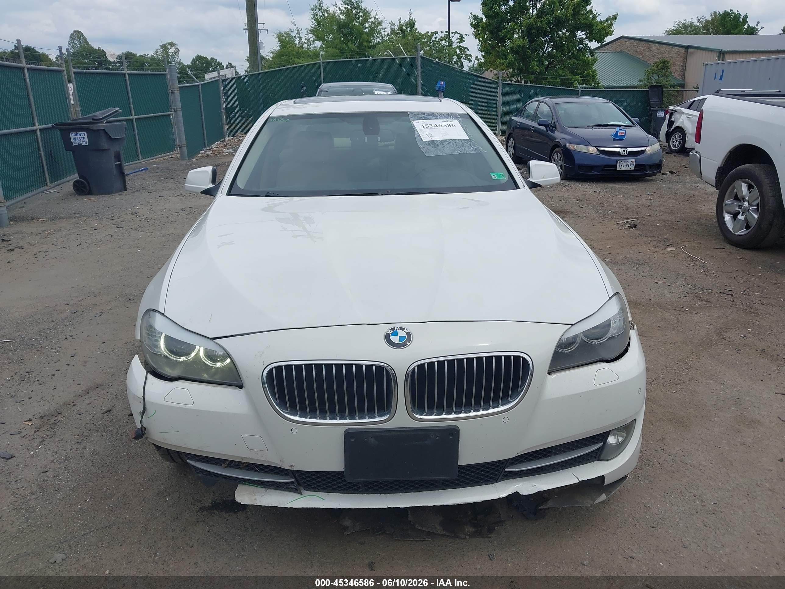 2012 Bmw 535i Xdrive Белый vin: WBAFU7C56CDU58277