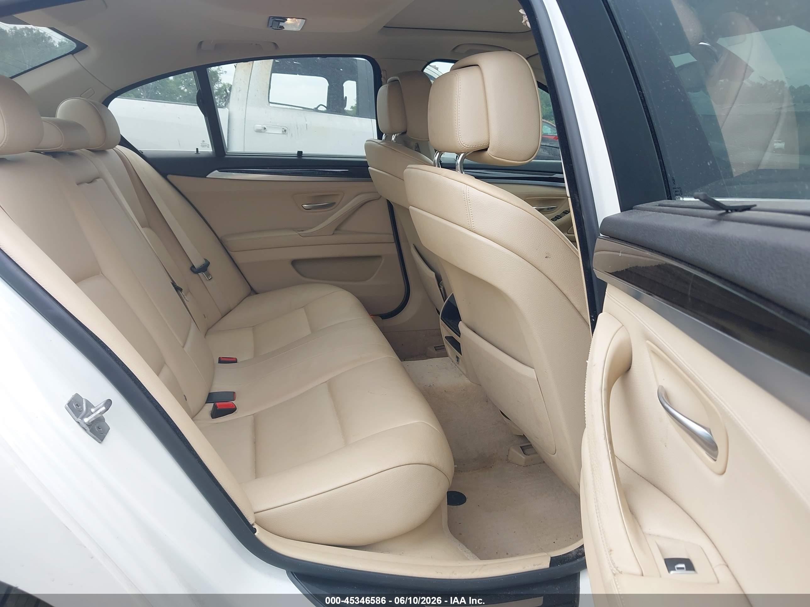 2012 Bmw 535i Xdrive Белый vin: WBAFU7C56CDU58277