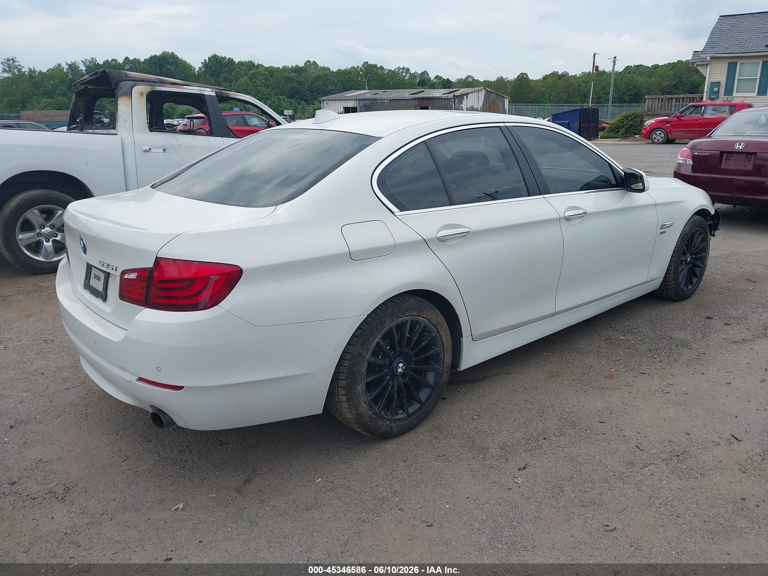 2012 Bmw 535i Xdrive Белый vin: WBAFU7C56CDU58277