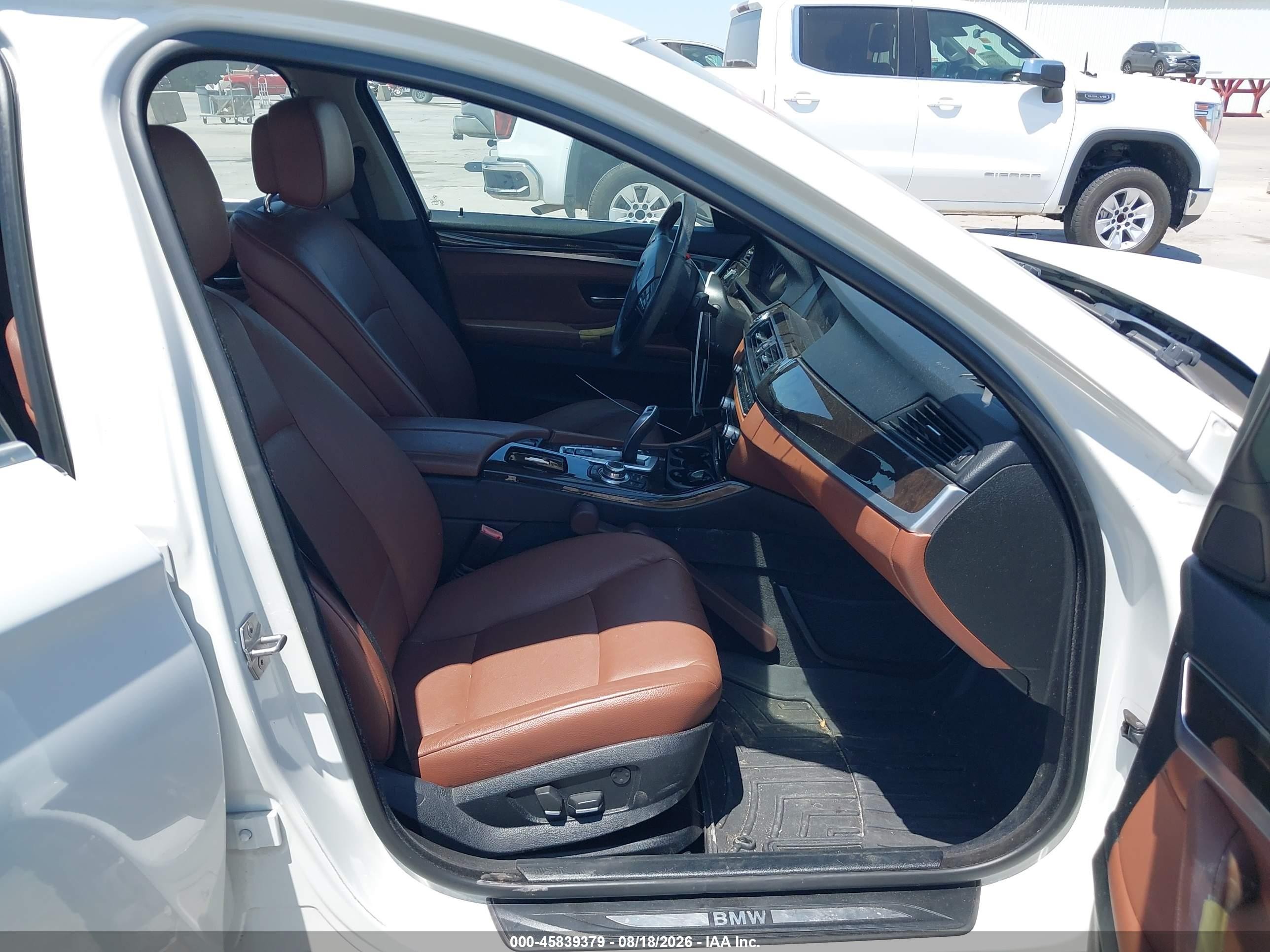2013 Bmw 535i Xdrive White vin: WBAFU7C56DDU72018