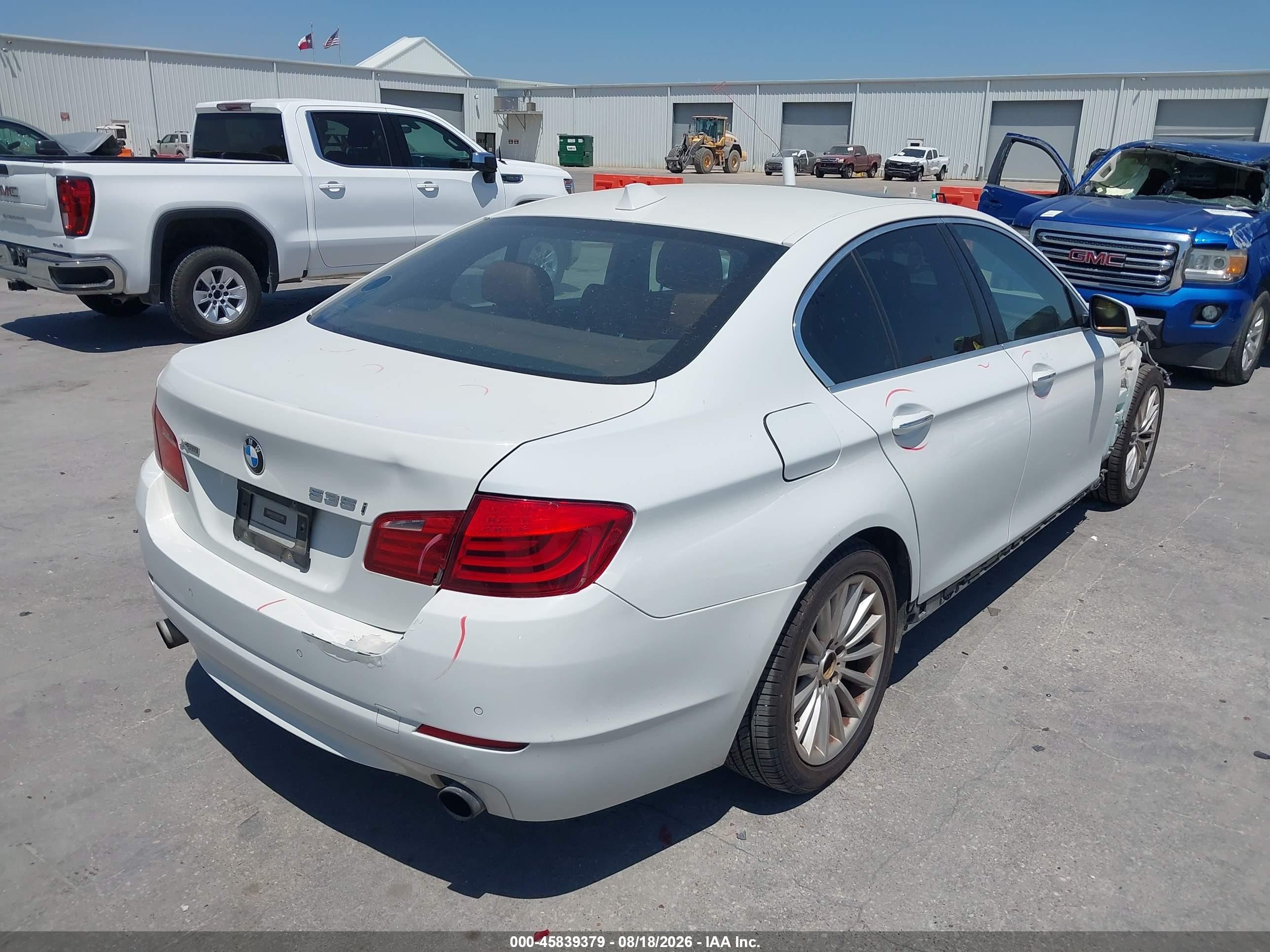 2013 Bmw 535i Xdrive White vin: WBAFU7C56DDU72018