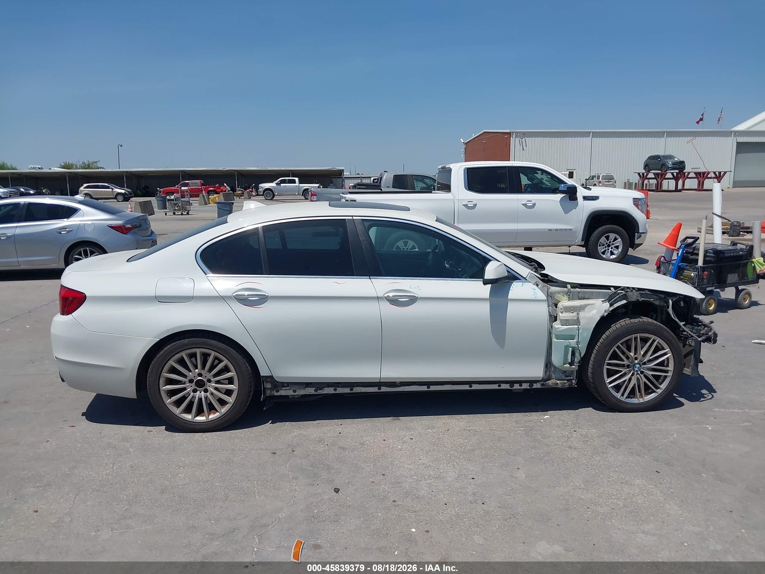 2013 Bmw 535i Xdrive White vin: WBAFU7C56DDU72018