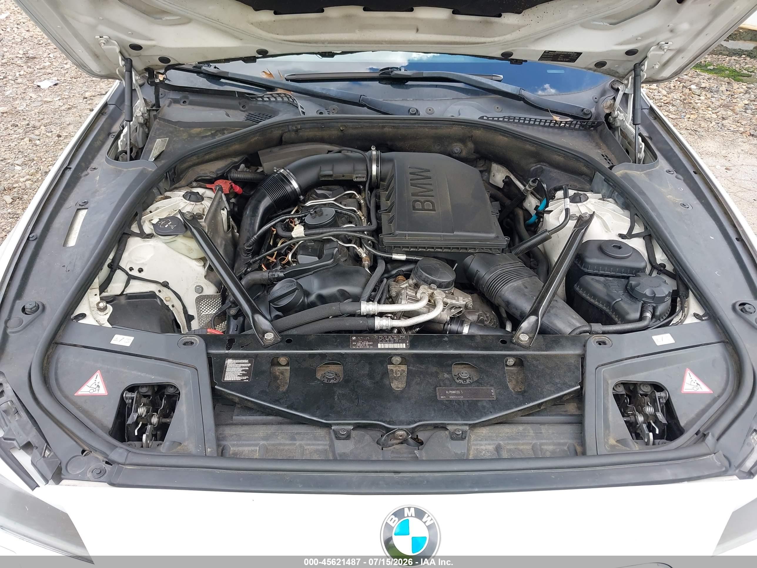 2011 Bmw 535i Xdrive White vin: WBAFU7C57BC873483