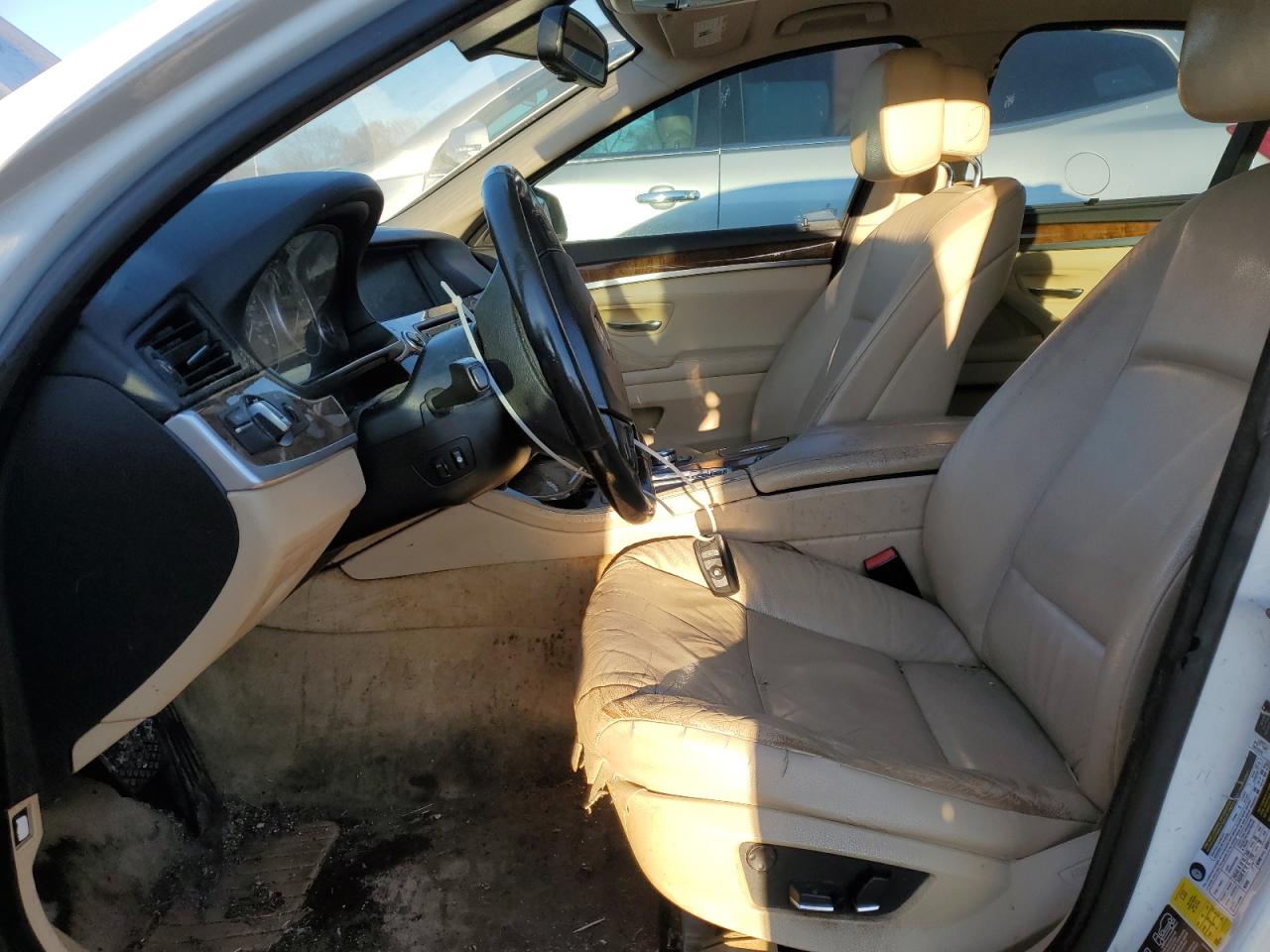 2011 Bmw 535 Xi White vin: WBAFU7C57BC876013