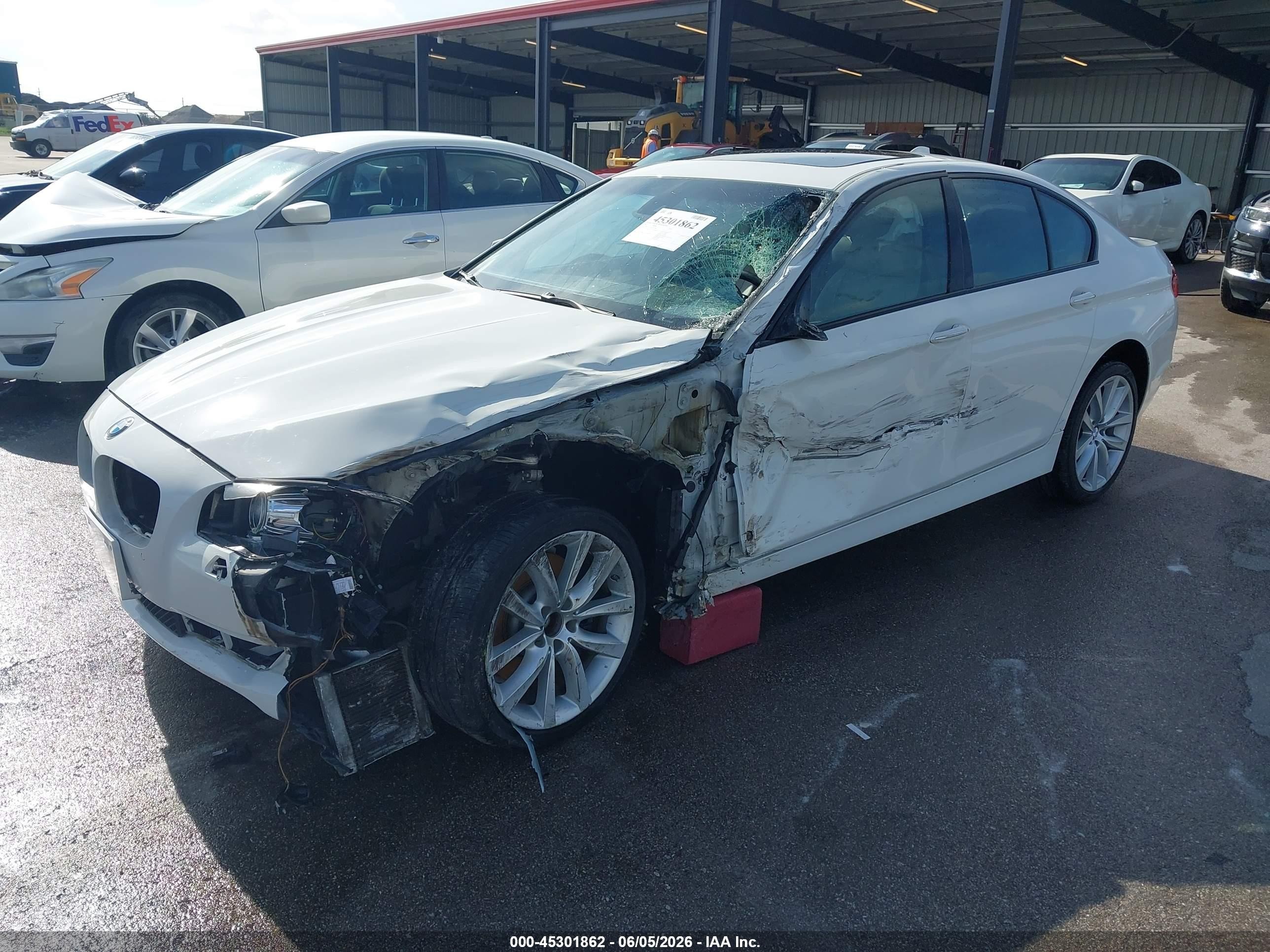 2012 Bmw 535i Xdrive White vin: WBAFU7C57CDU57042