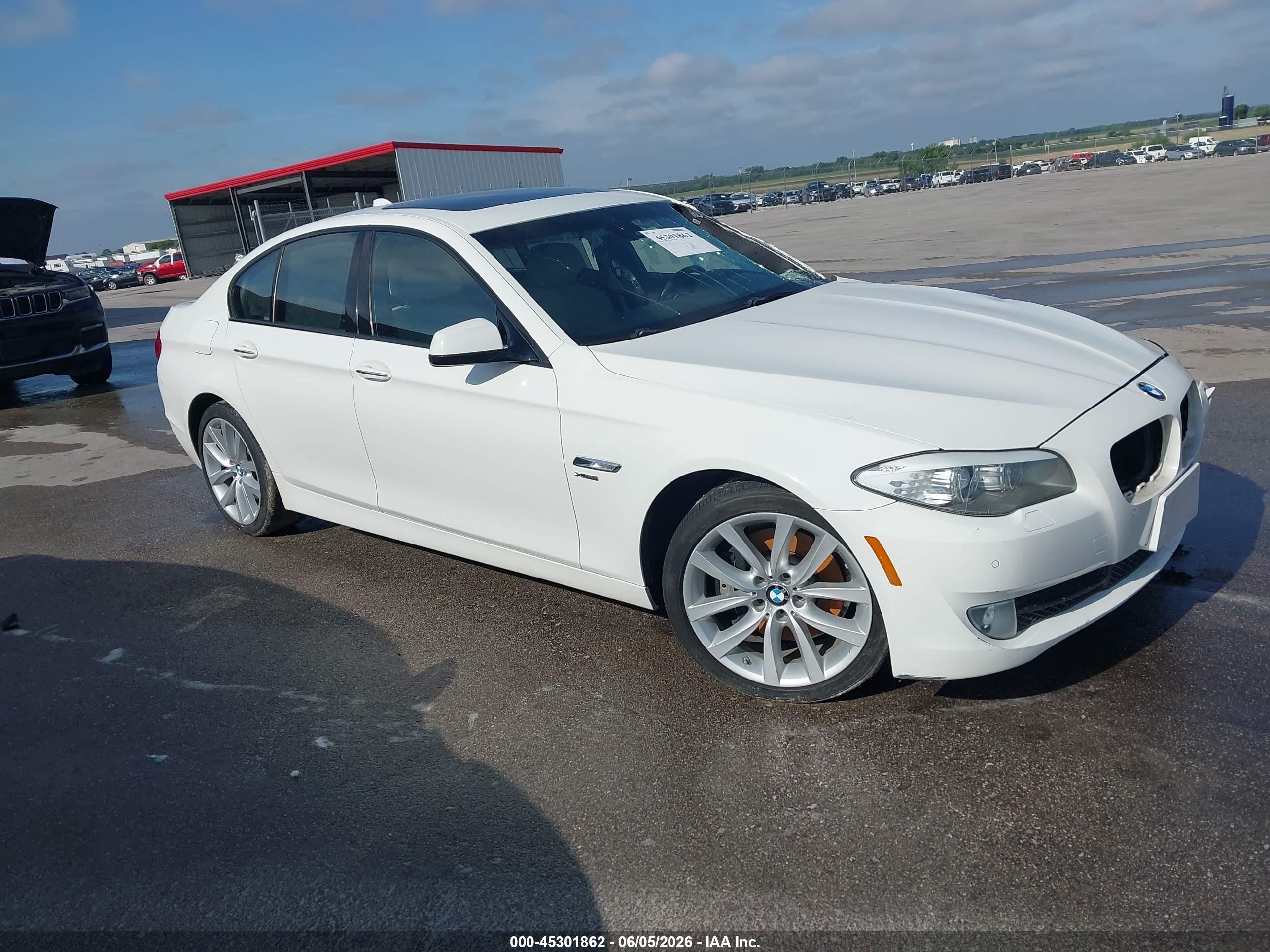 2012 Bmw 535i Xdrive White vin: WBAFU7C57CDU57042