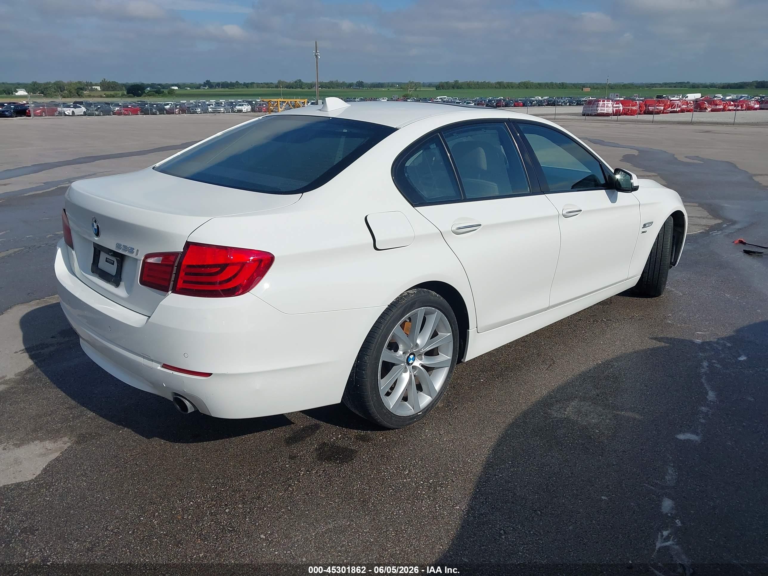 2012 Bmw 535i Xdrive White vin: WBAFU7C57CDU57042