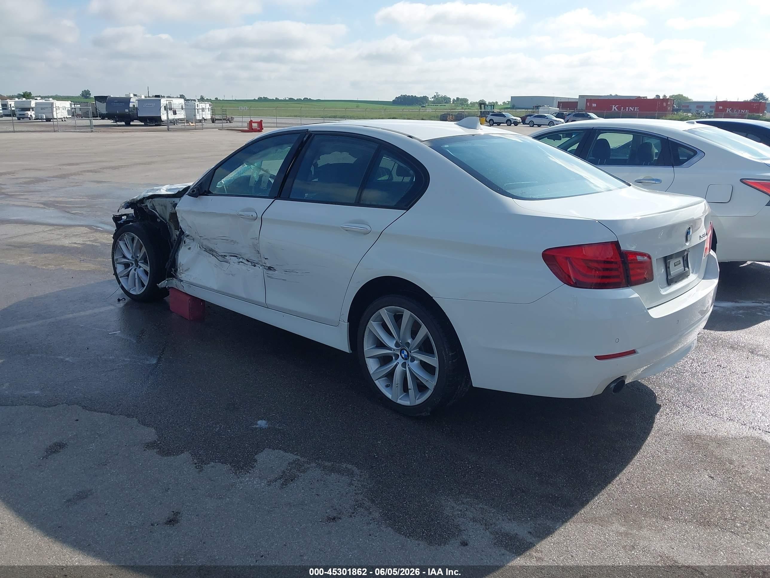 2012 Bmw 535i Xdrive White vin: WBAFU7C57CDU57042