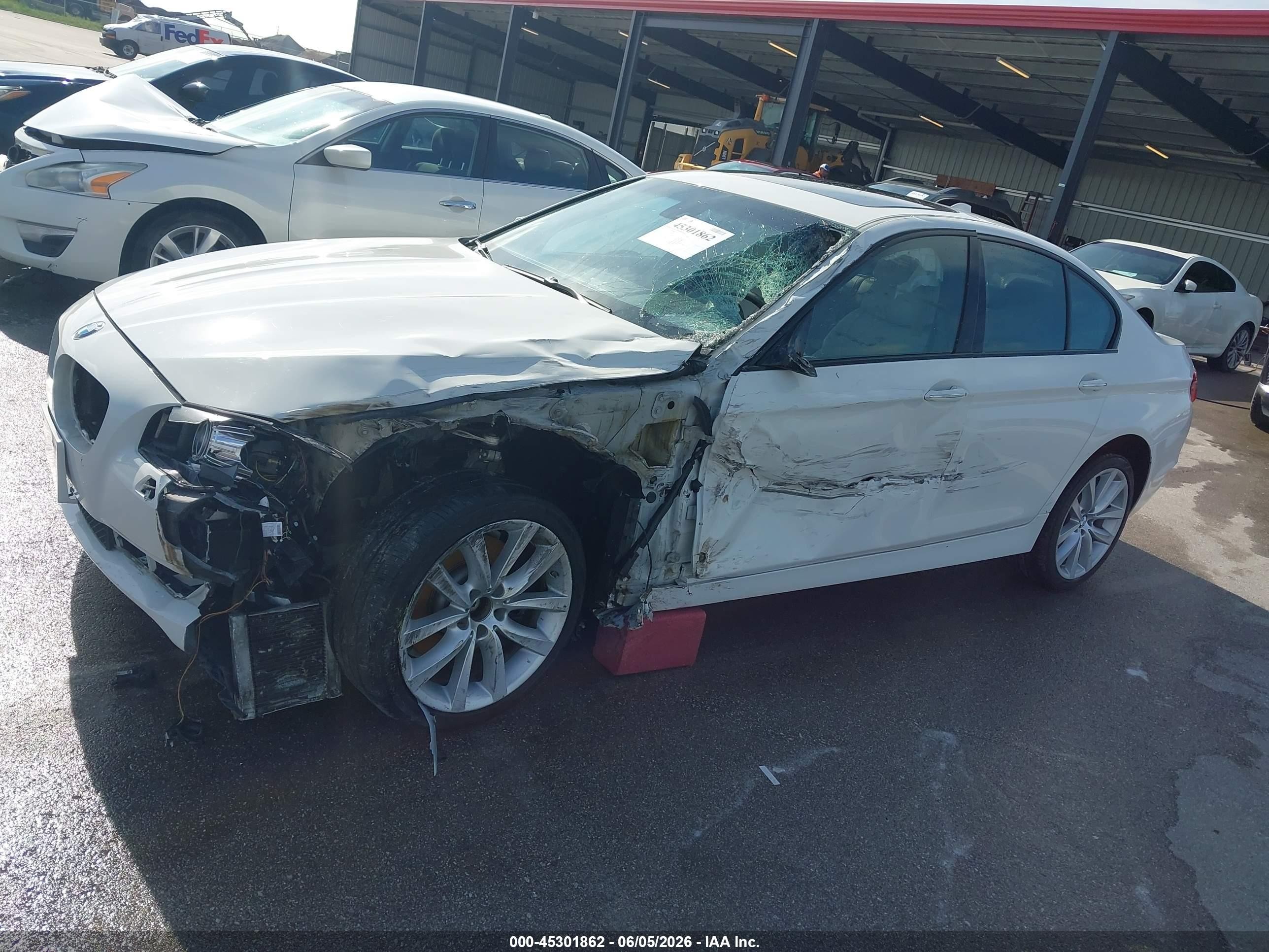 2012 Bmw 535i Xdrive White vin: WBAFU7C57CDU57042