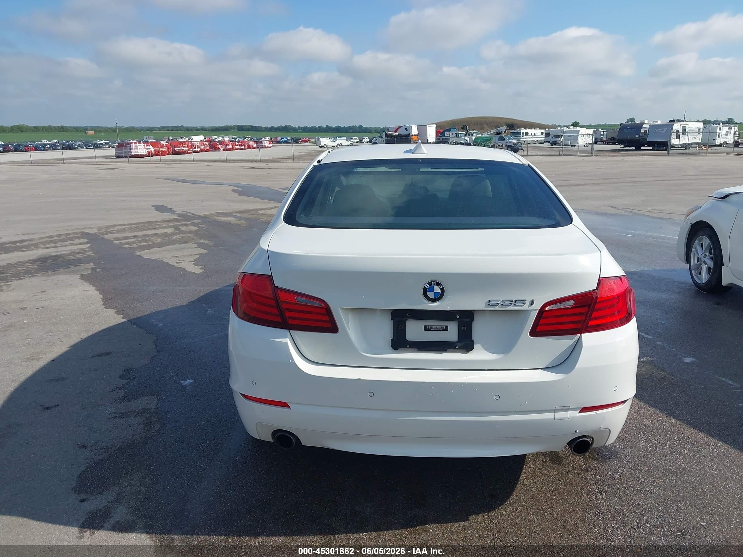 2012 Bmw 535i Xdrive White vin: WBAFU7C57CDU57042