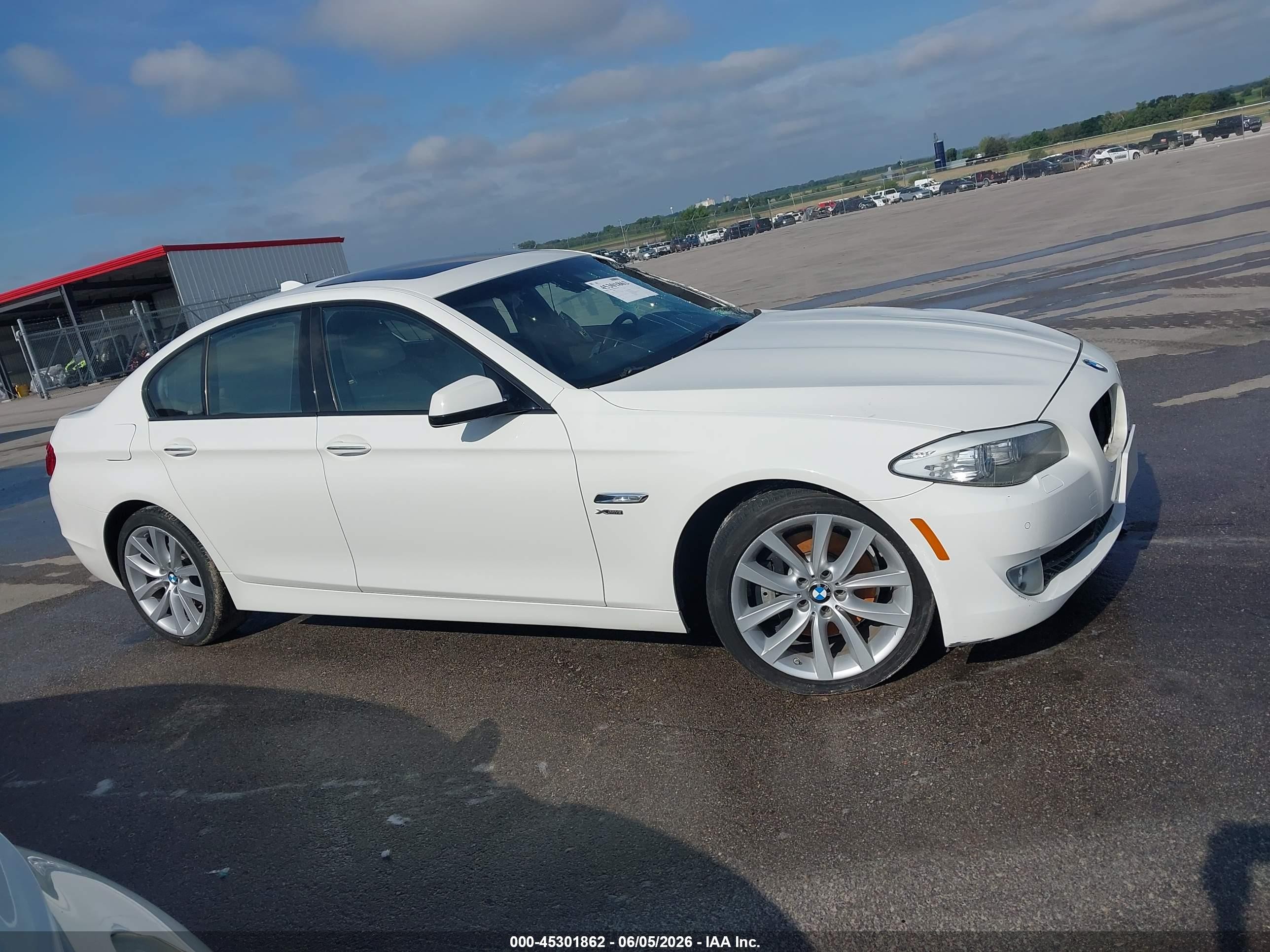 2012 Bmw 535i Xdrive White vin: WBAFU7C57CDU57042