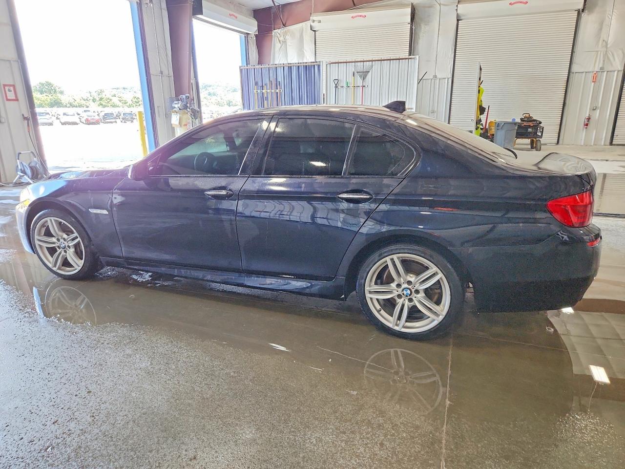 2013 Bmw 535 Xi Blue vin: WBAFU7C57DDU75249