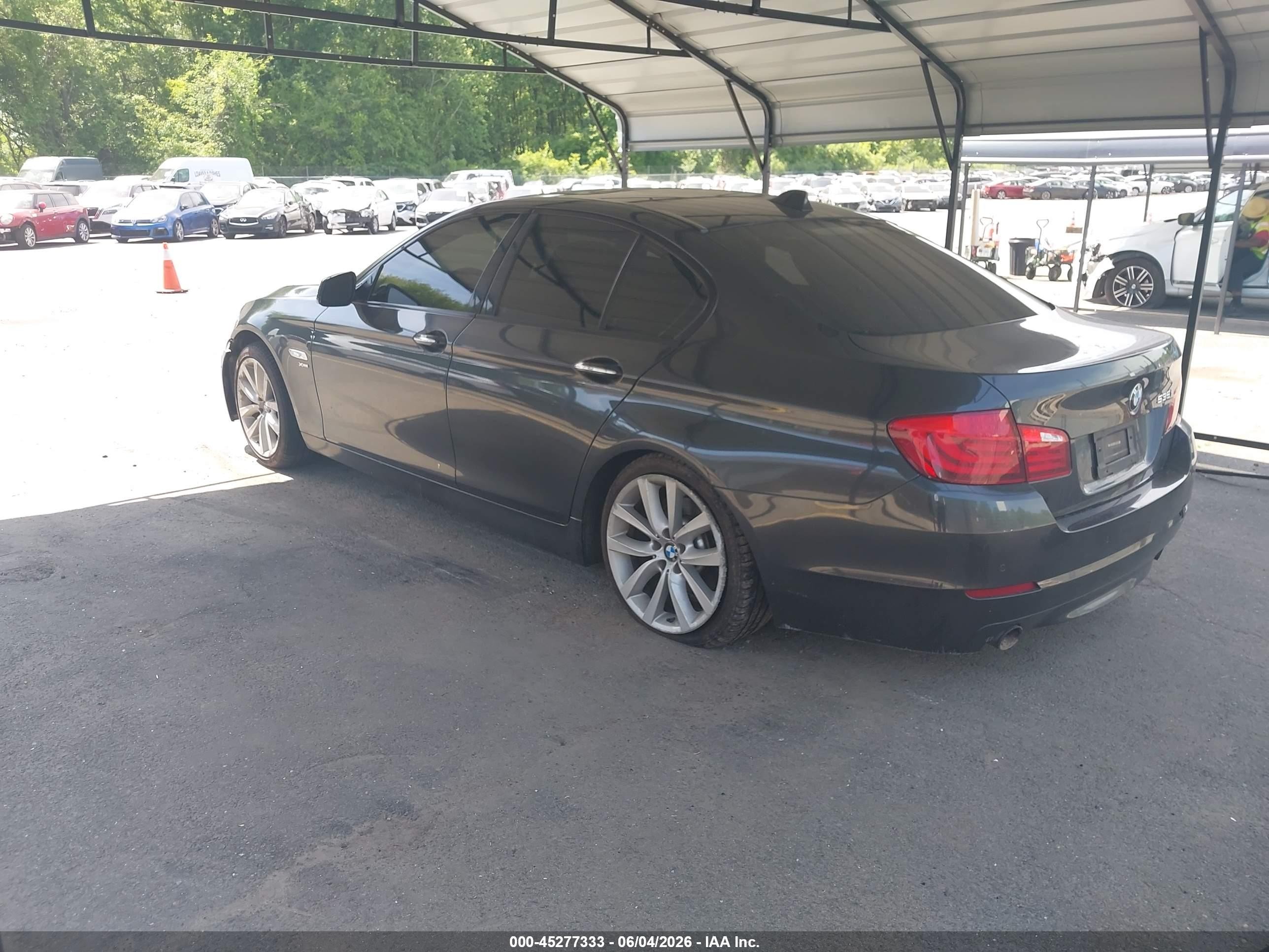 2011 Bmw 535i Xdrive Серый vin: WBAFU7C58BC872827