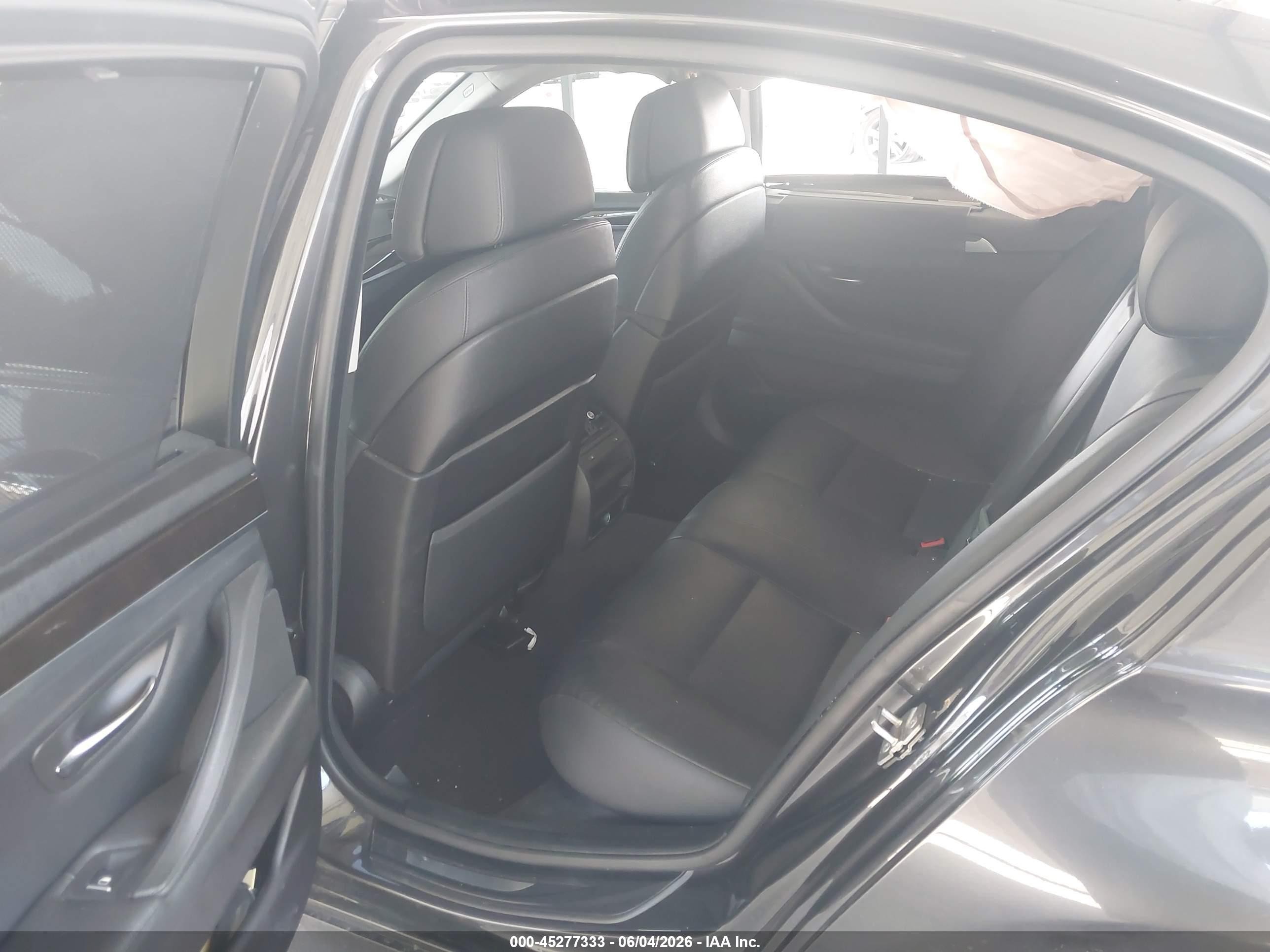 2011 Bmw 535i Xdrive Серый vin: WBAFU7C58BC872827