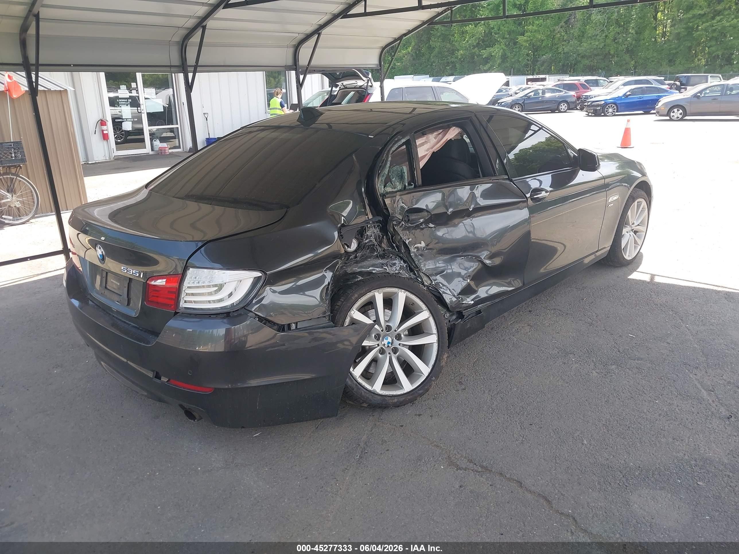 2011 Bmw 535i Xdrive Серый vin: WBAFU7C58BC872827