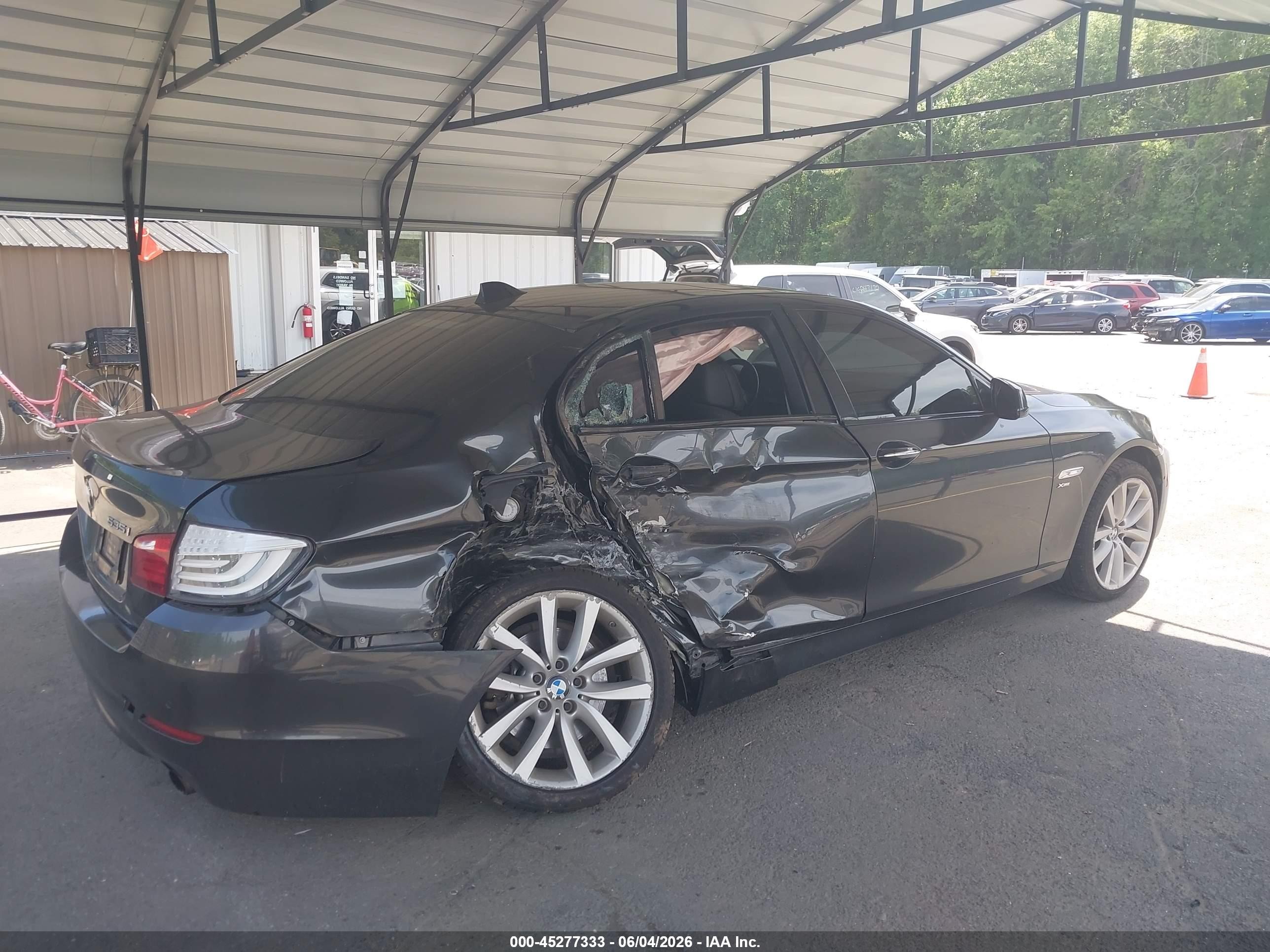 2011 Bmw 535i Xdrive Серый vin: WBAFU7C58BC872827
