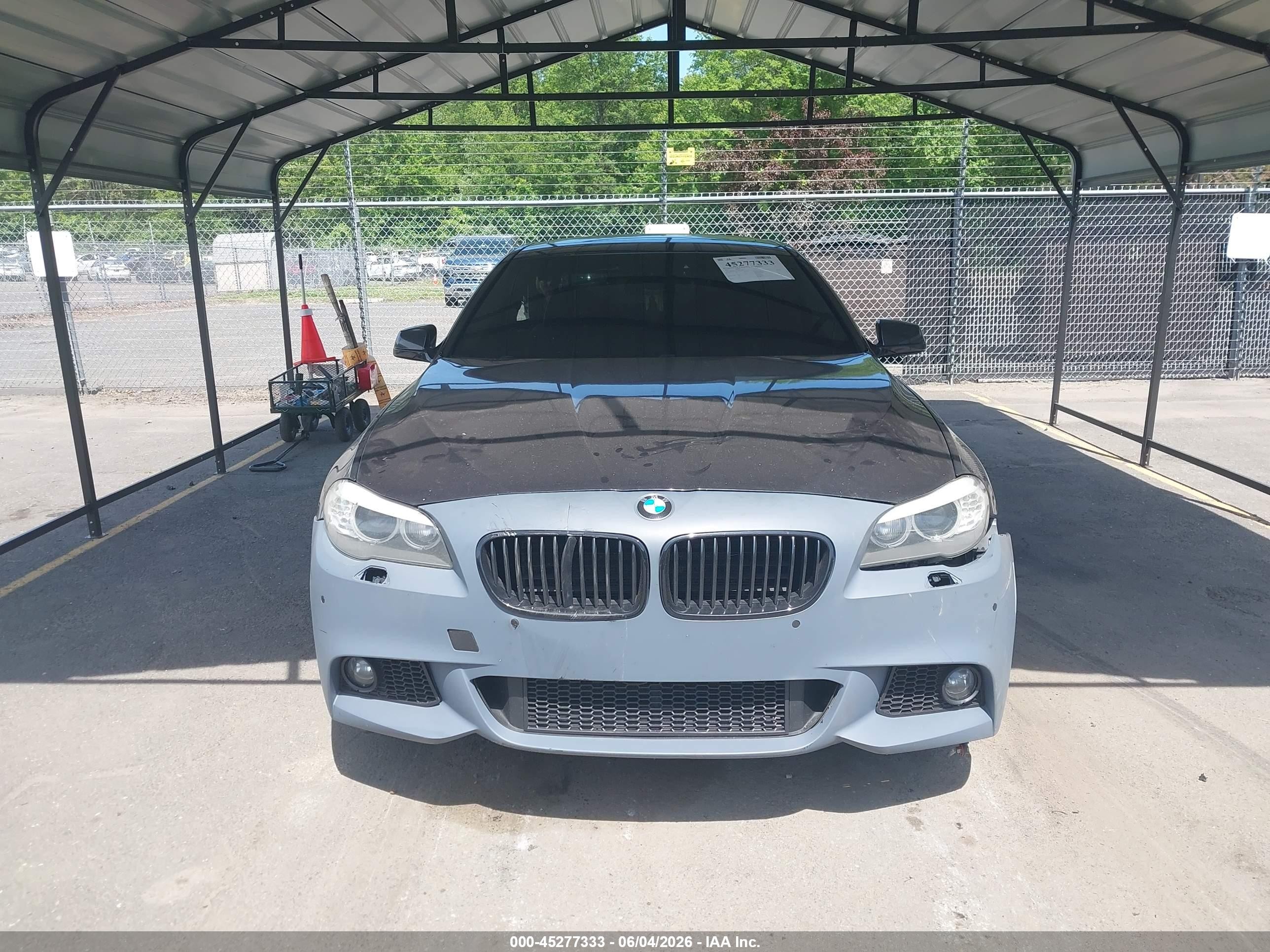 2011 Bmw 535i Xdrive Серый vin: WBAFU7C58BC872827