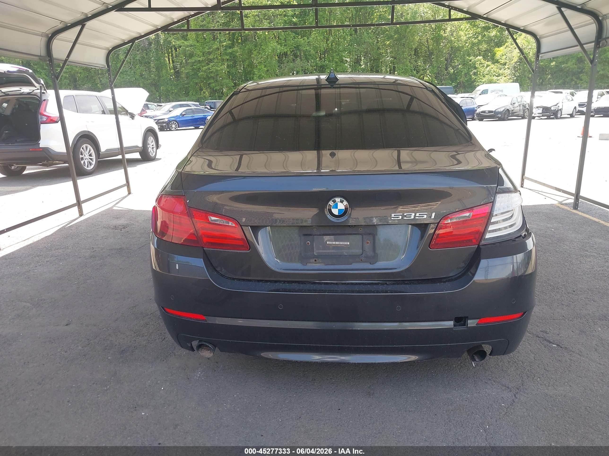 2011 Bmw 535i Xdrive Серый vin: WBAFU7C58BC872827