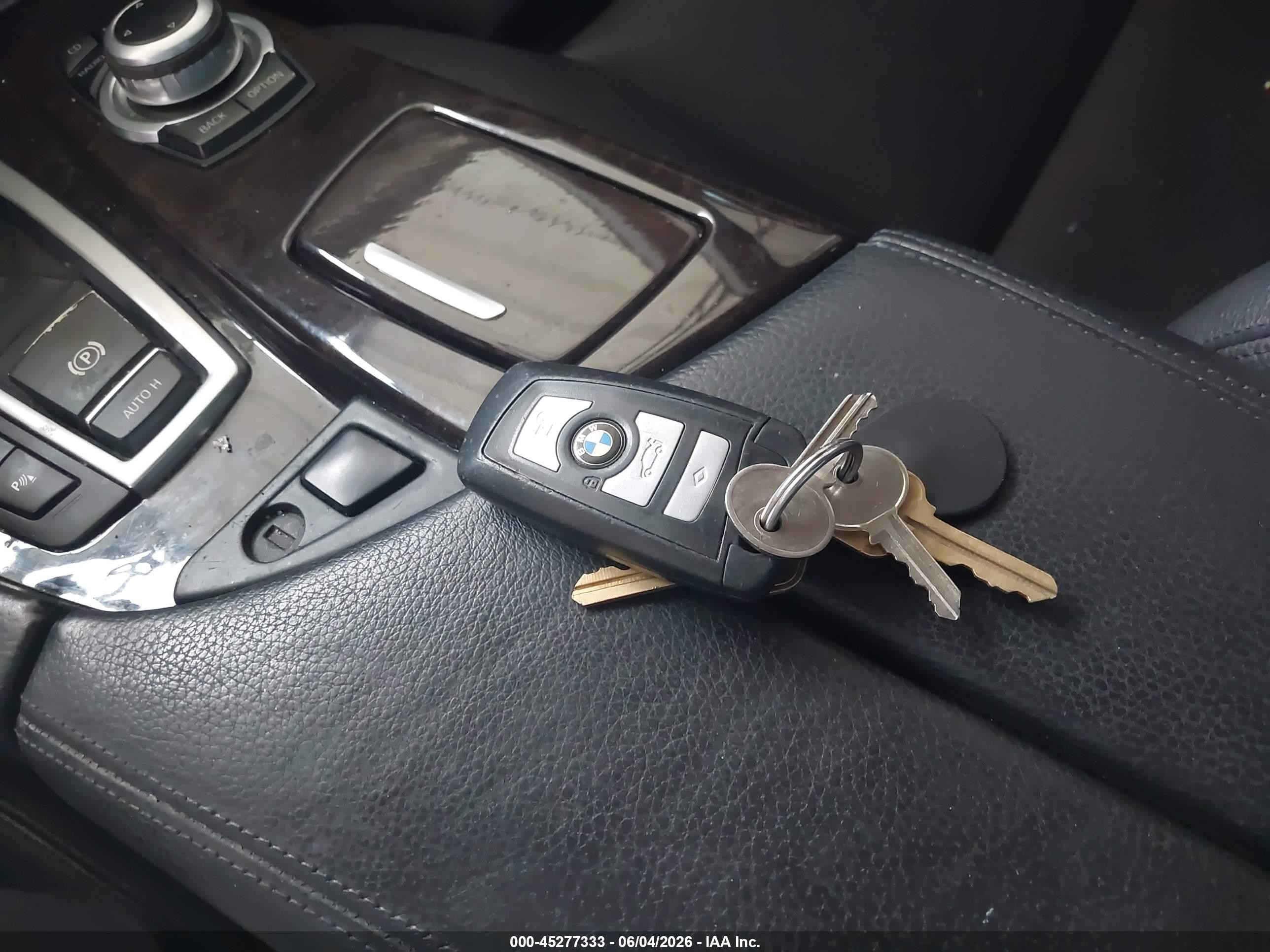 2011 Bmw 535i Xdrive Серый vin: WBAFU7C58BC872827