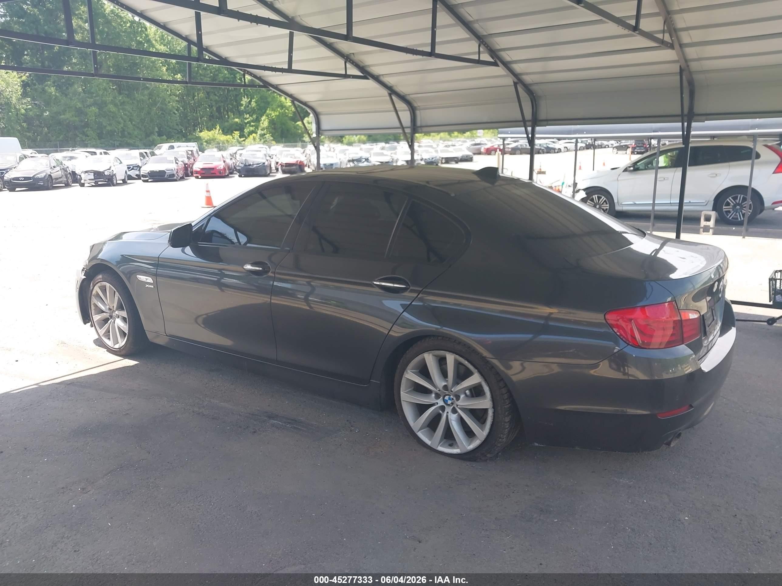 2011 Bmw 535i Xdrive Серый vin: WBAFU7C58BC872827