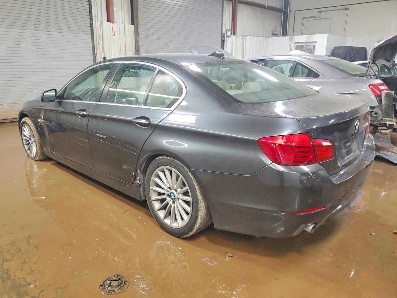 2011 Bmw 535 Xi Серый vin: WBAFU7C58BC873220