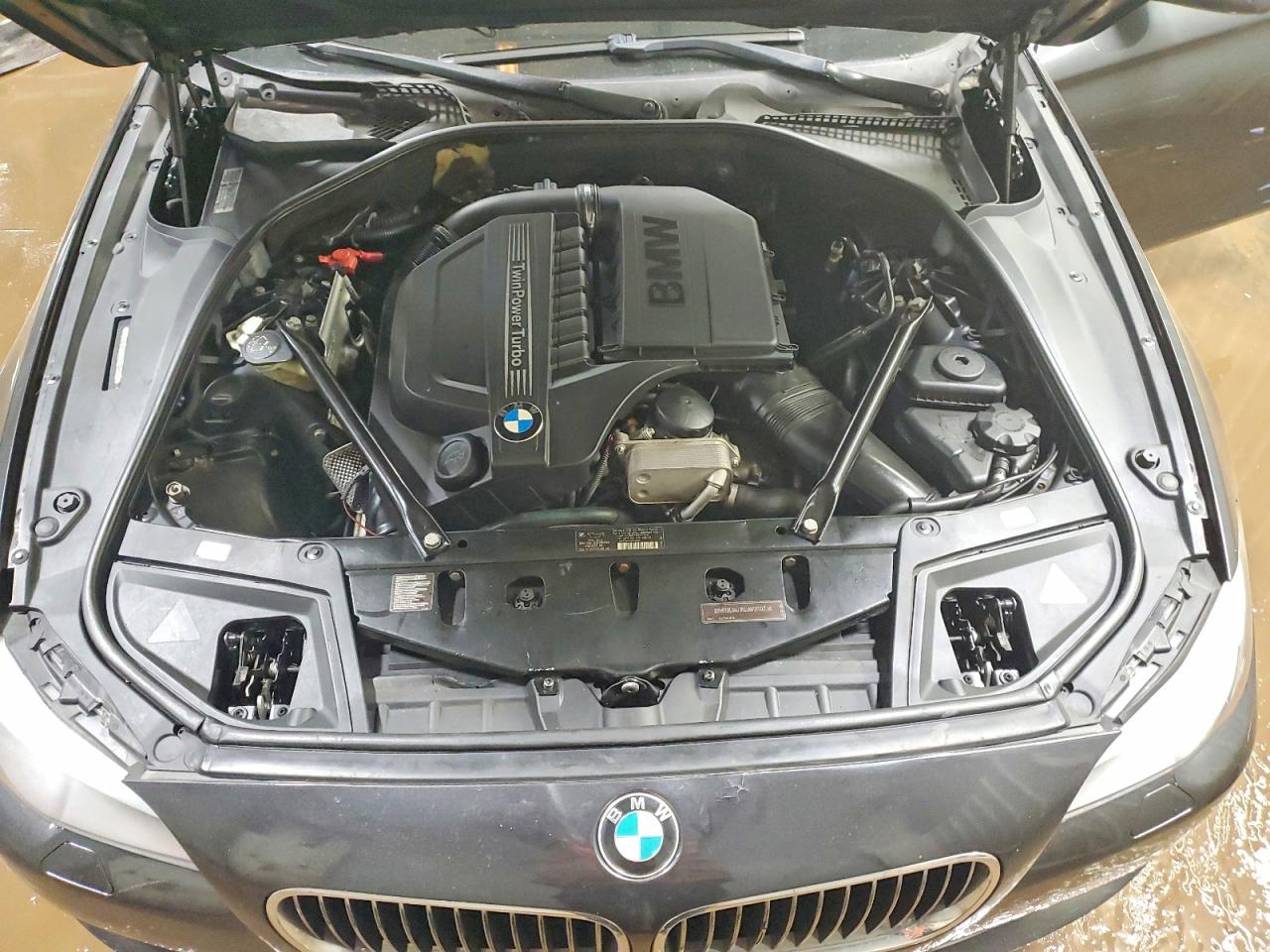 2011 Bmw 535 Xi Серый vin: WBAFU7C58BC873220