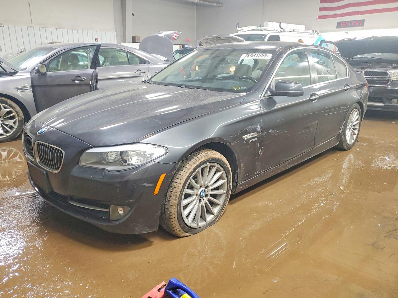 2011 Bmw 535 Xi Серый vin: WBAFU7C58BC873220