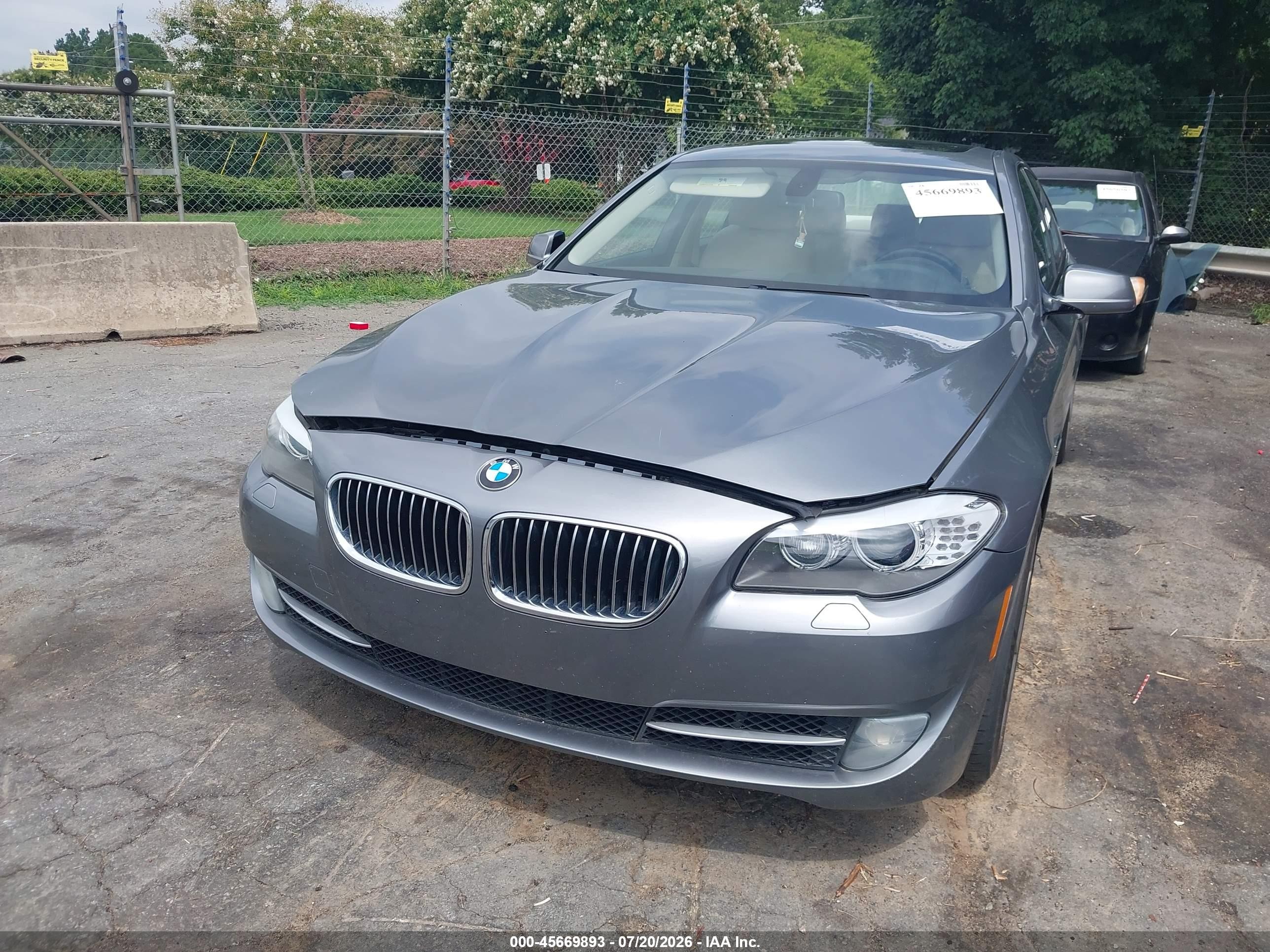 2011 Bmw 535i Xdrive Silver vin: WBAFU7C58BDU54018