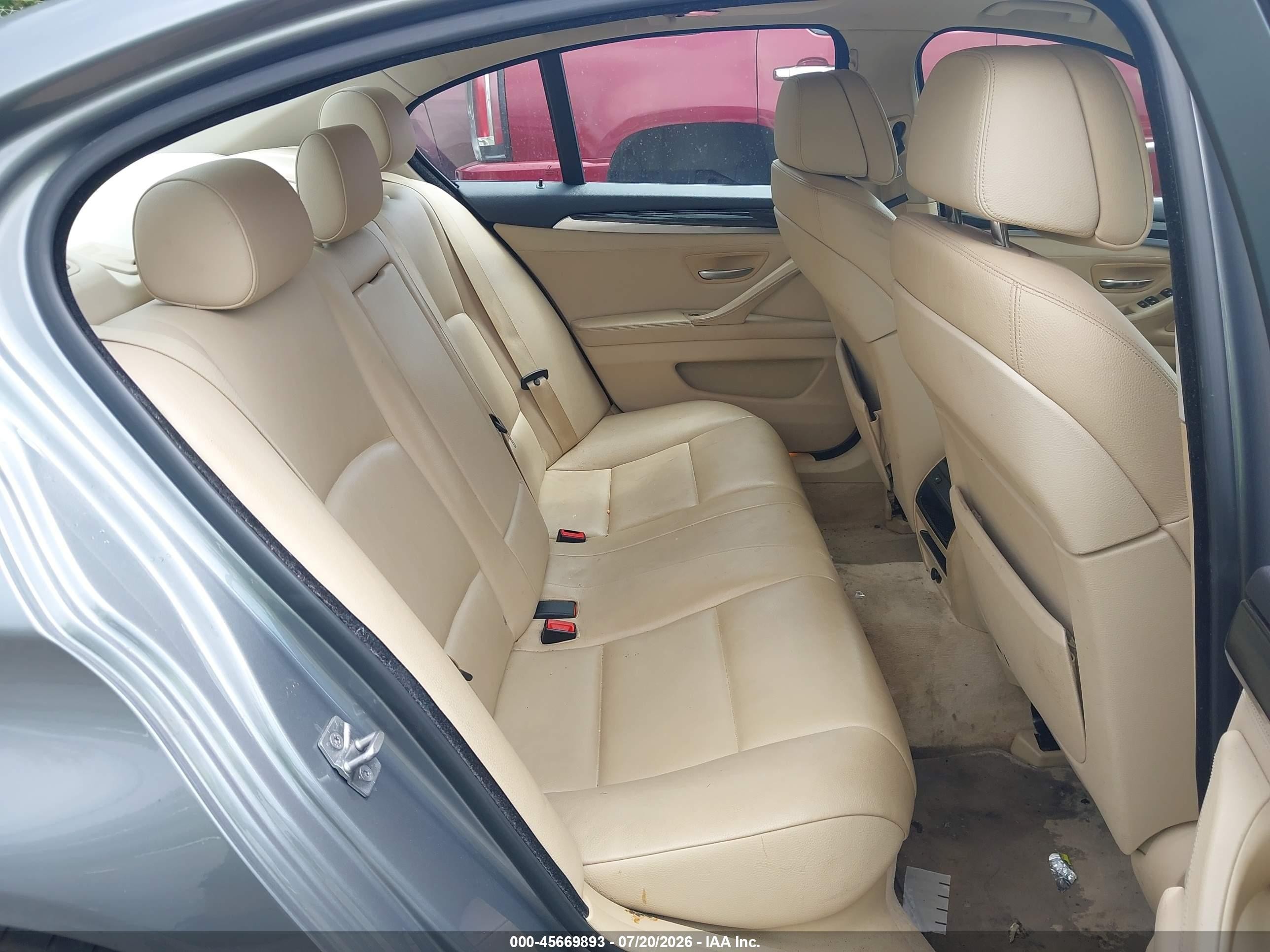 2011 Bmw 535i Xdrive Silver vin: WBAFU7C58BDU54018