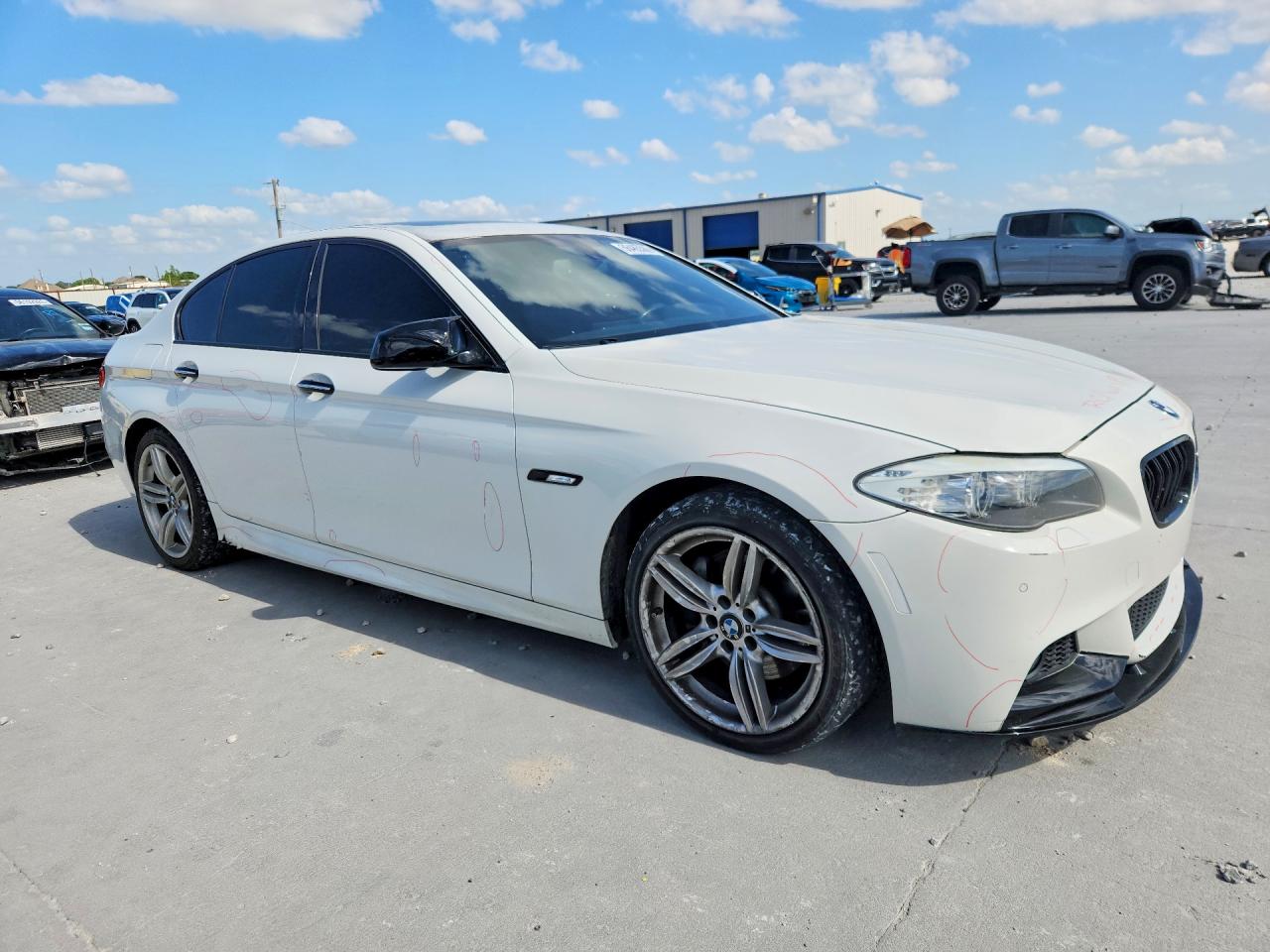 2013 Bmw 535 Xi White vin: WBAFU7C58DDU67449