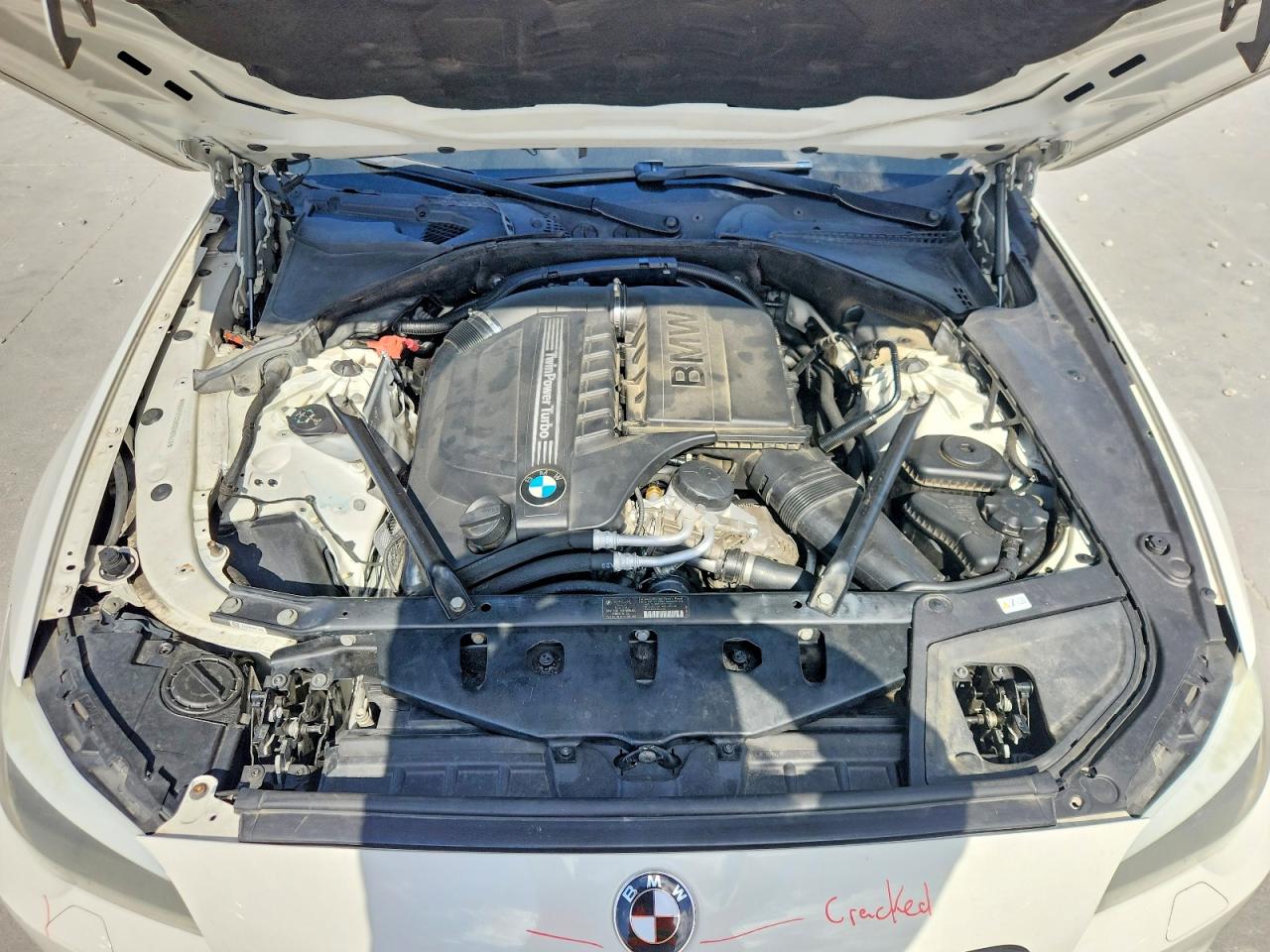 2013 Bmw 535 Xi White vin: WBAFU7C58DDU67449