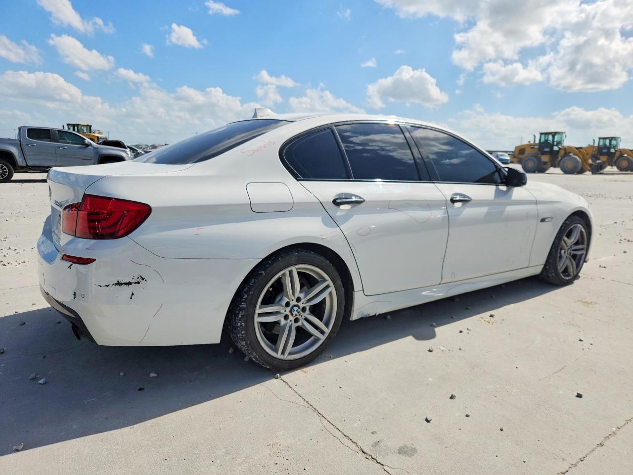 2013 Bmw 535 Xi White vin: WBAFU7C58DDU67449