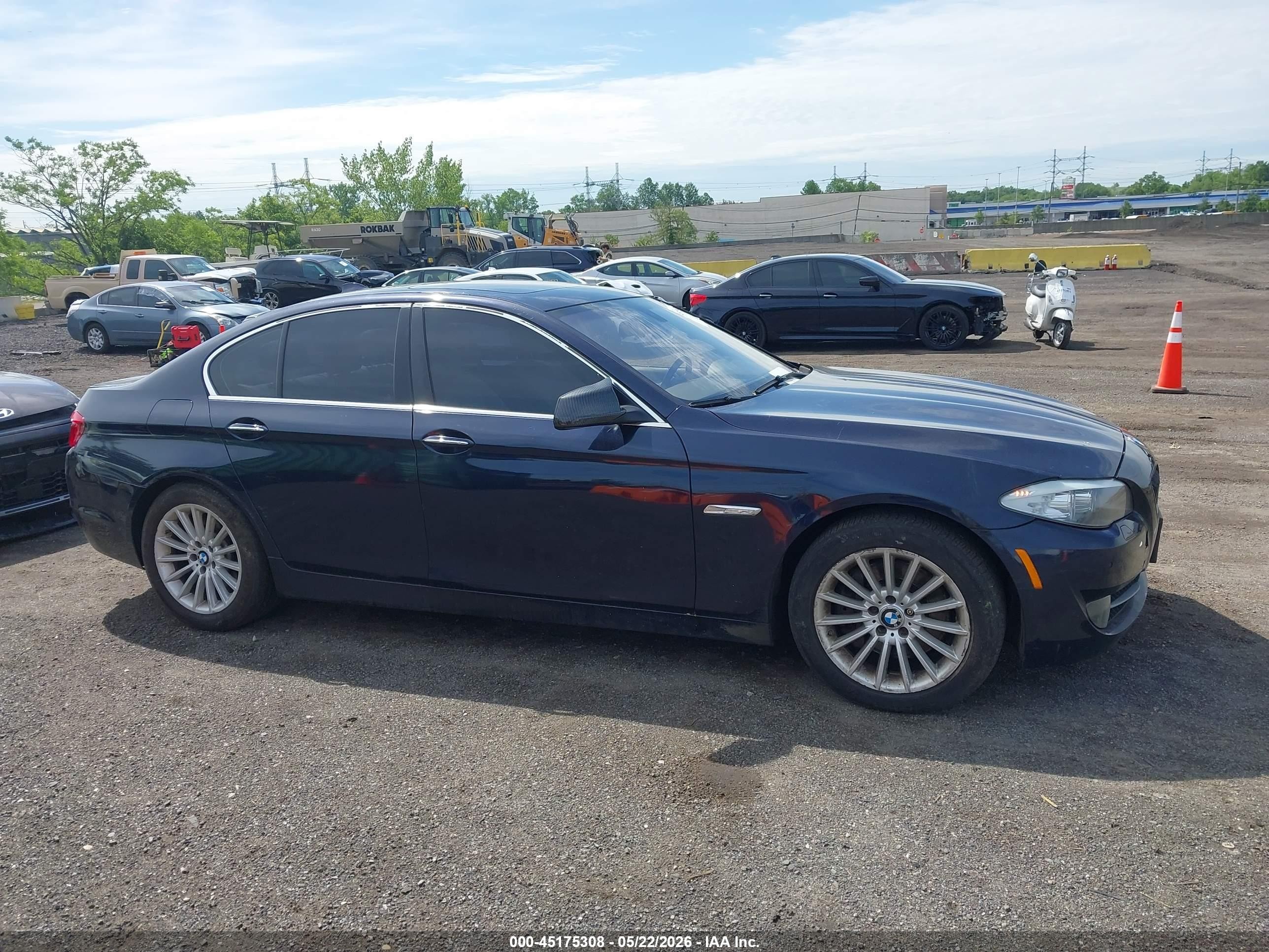 2013 Bmw 535i Xdrive Blue vin: WBAFU7C58DDU74546