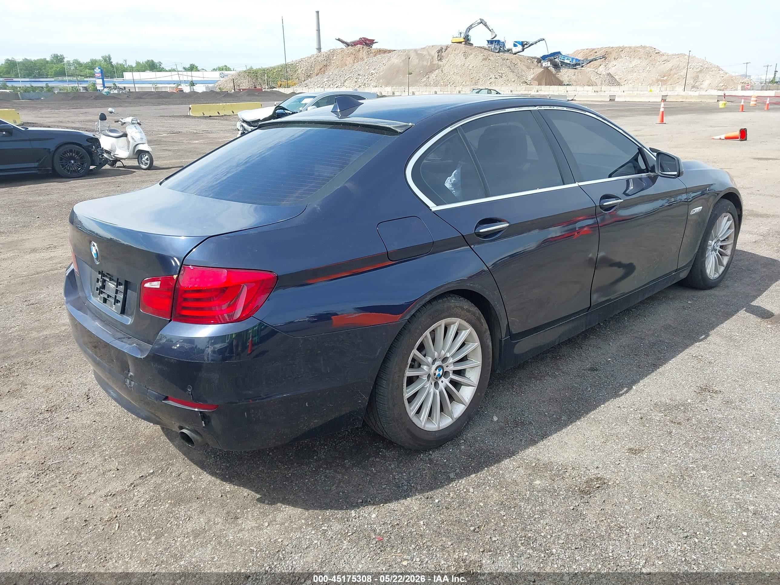 2013 Bmw 535i Xdrive Blue vin: WBAFU7C58DDU74546