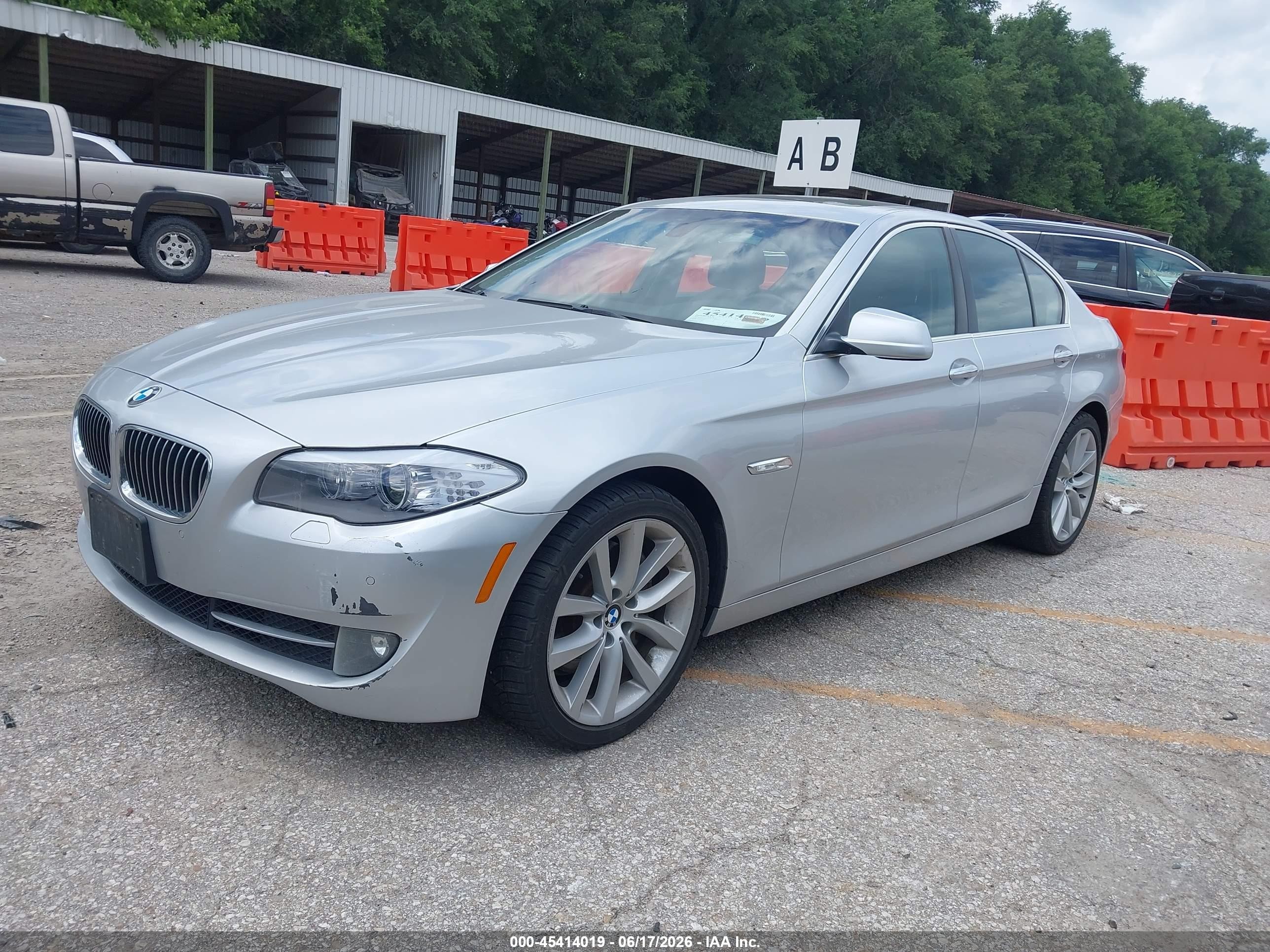 2013 Bmw 535i Xdrive Silver vin: WBAFU7C58DDU77902